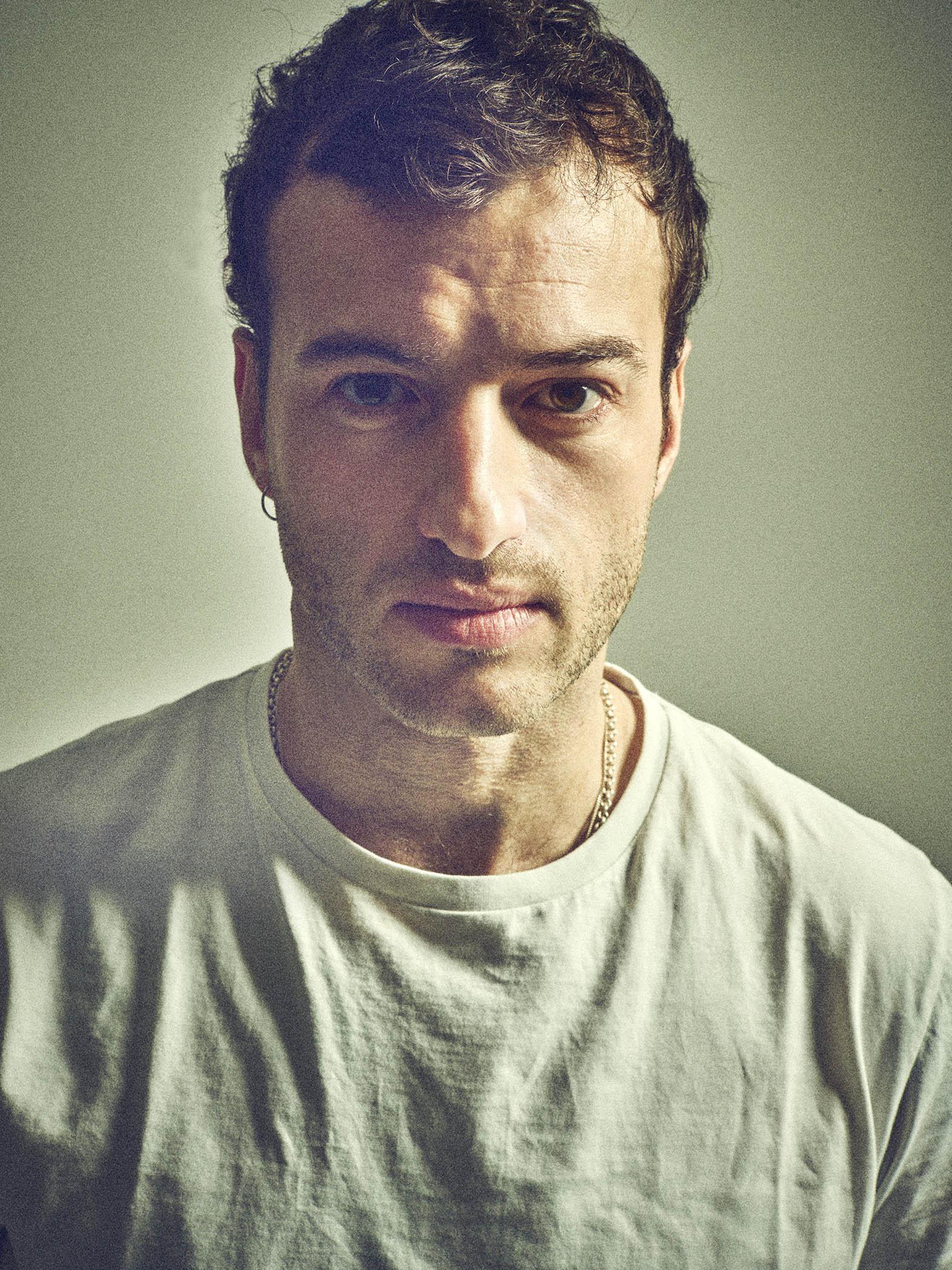 actor Iñaki Lartigue large photo