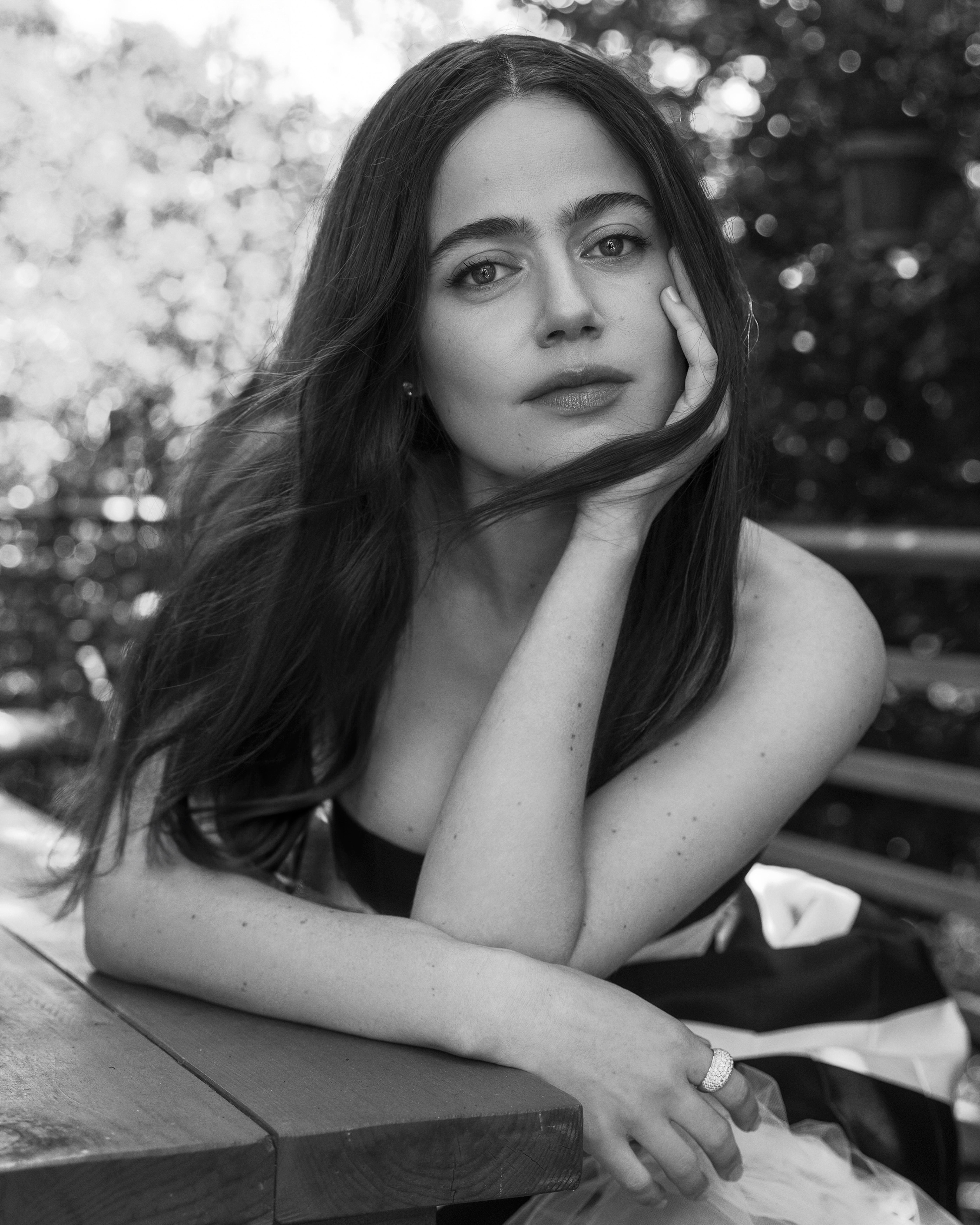 actor Molly Gordon large photo