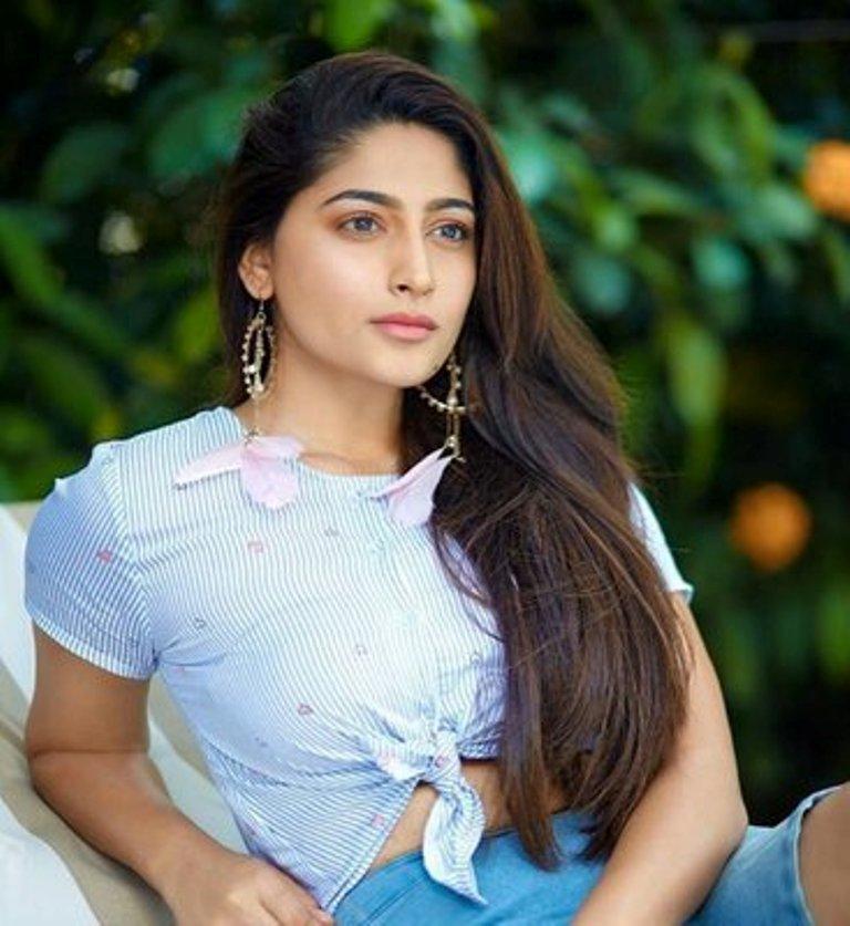 actor Nishvika Naidu large photo