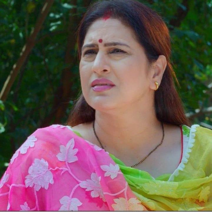 actor Seema Pandey large photo