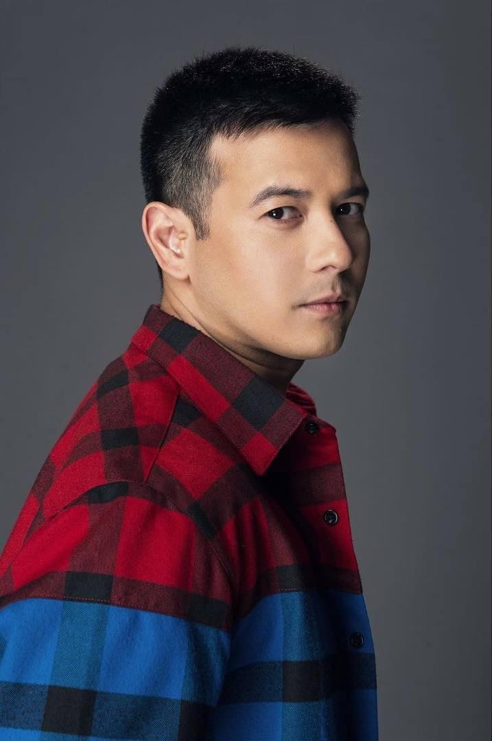 actor John Prats large photo