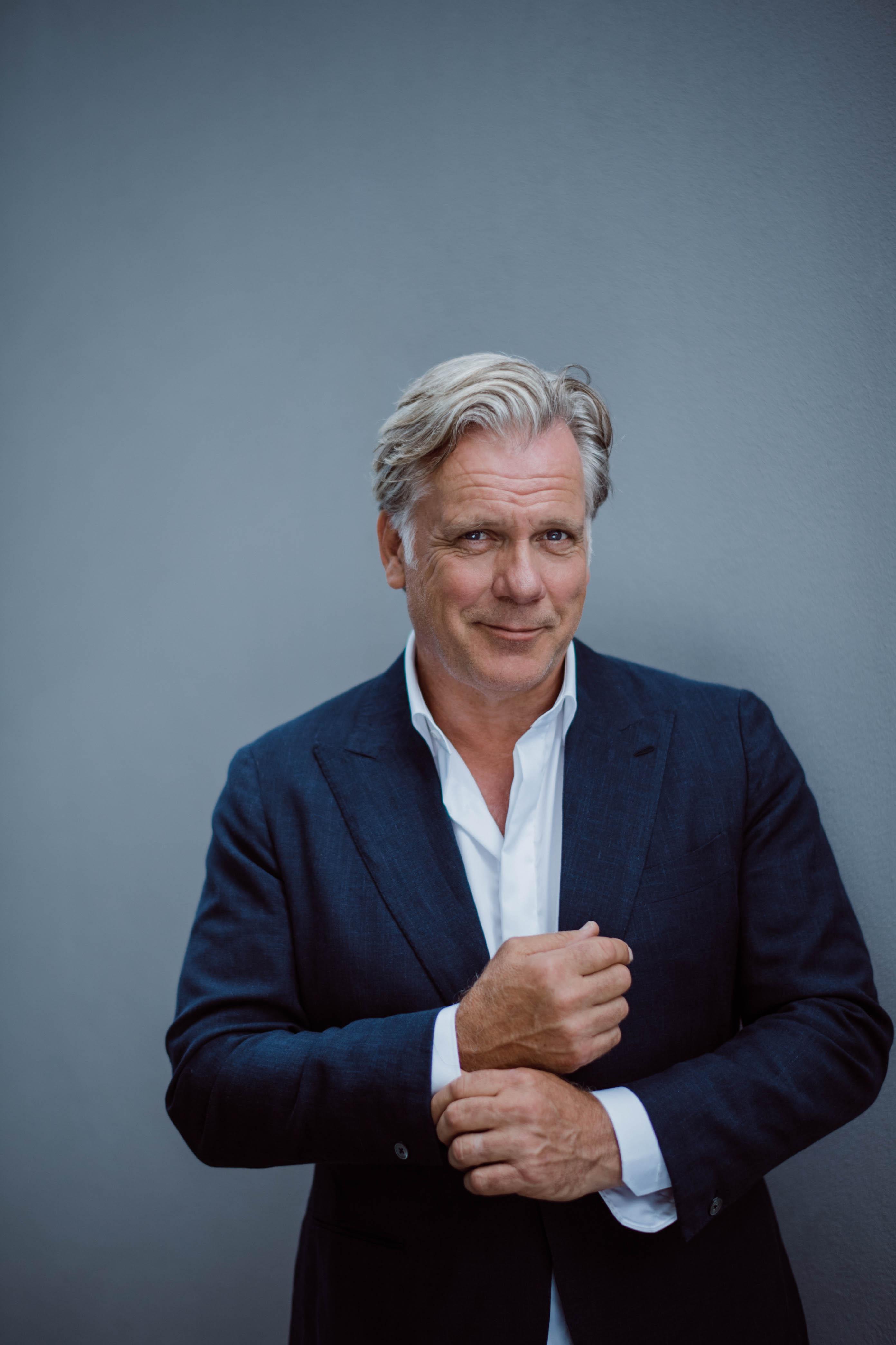 actor Erik Thomson large photo