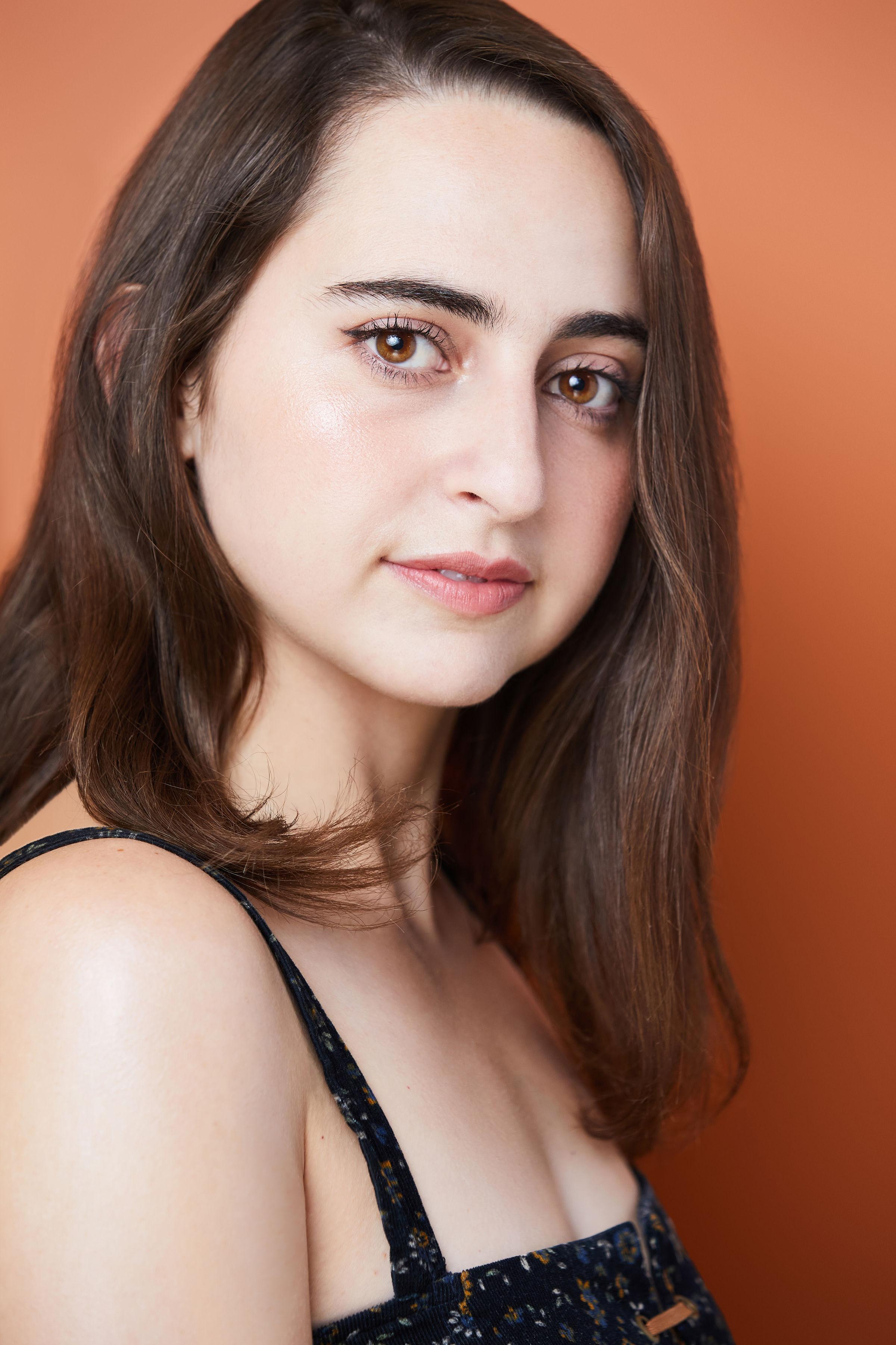 actor Sara Freedland large photo