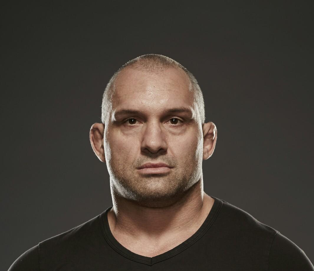 actor Lee Villeneuve large photo