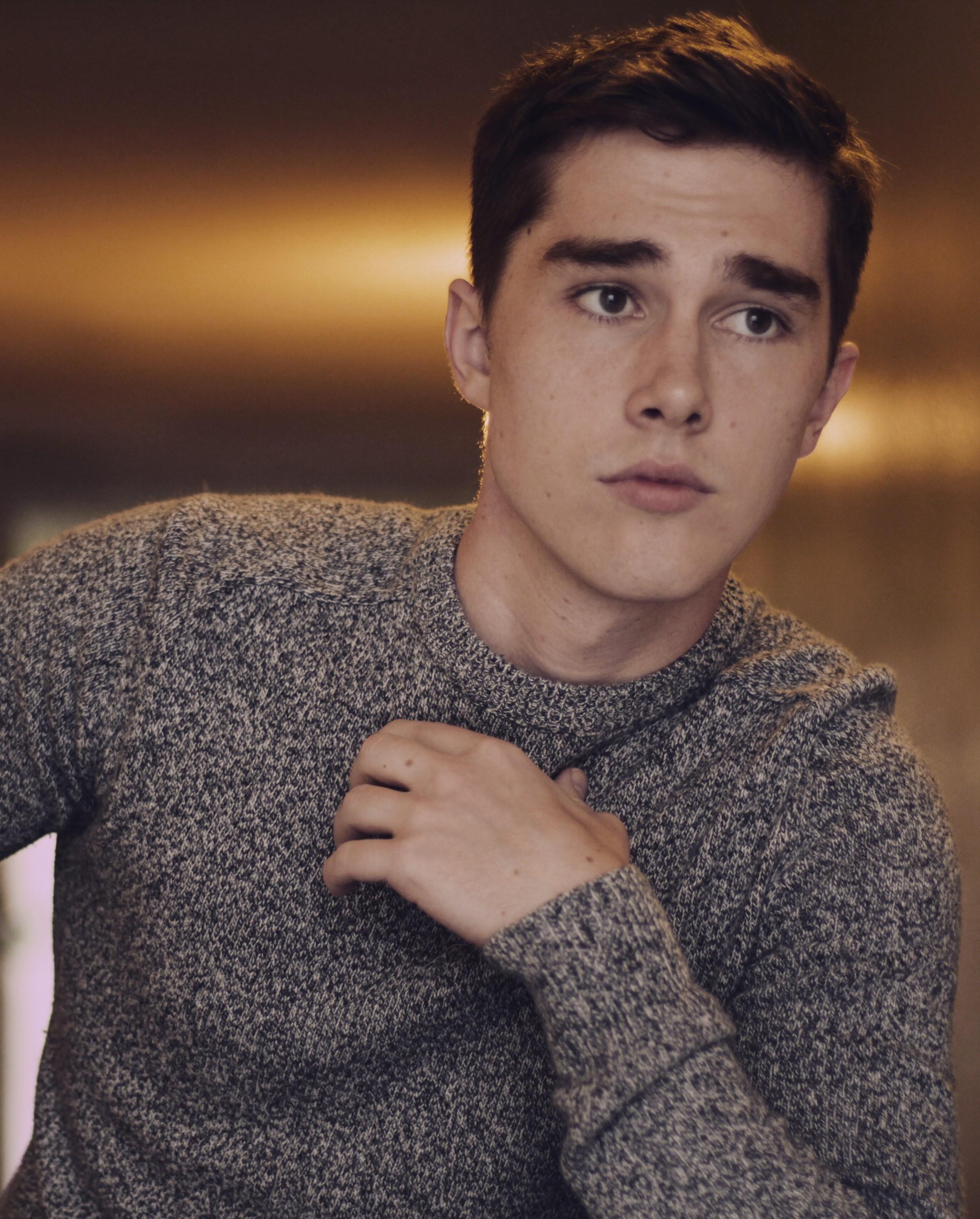 actor Noah Crawford large photo