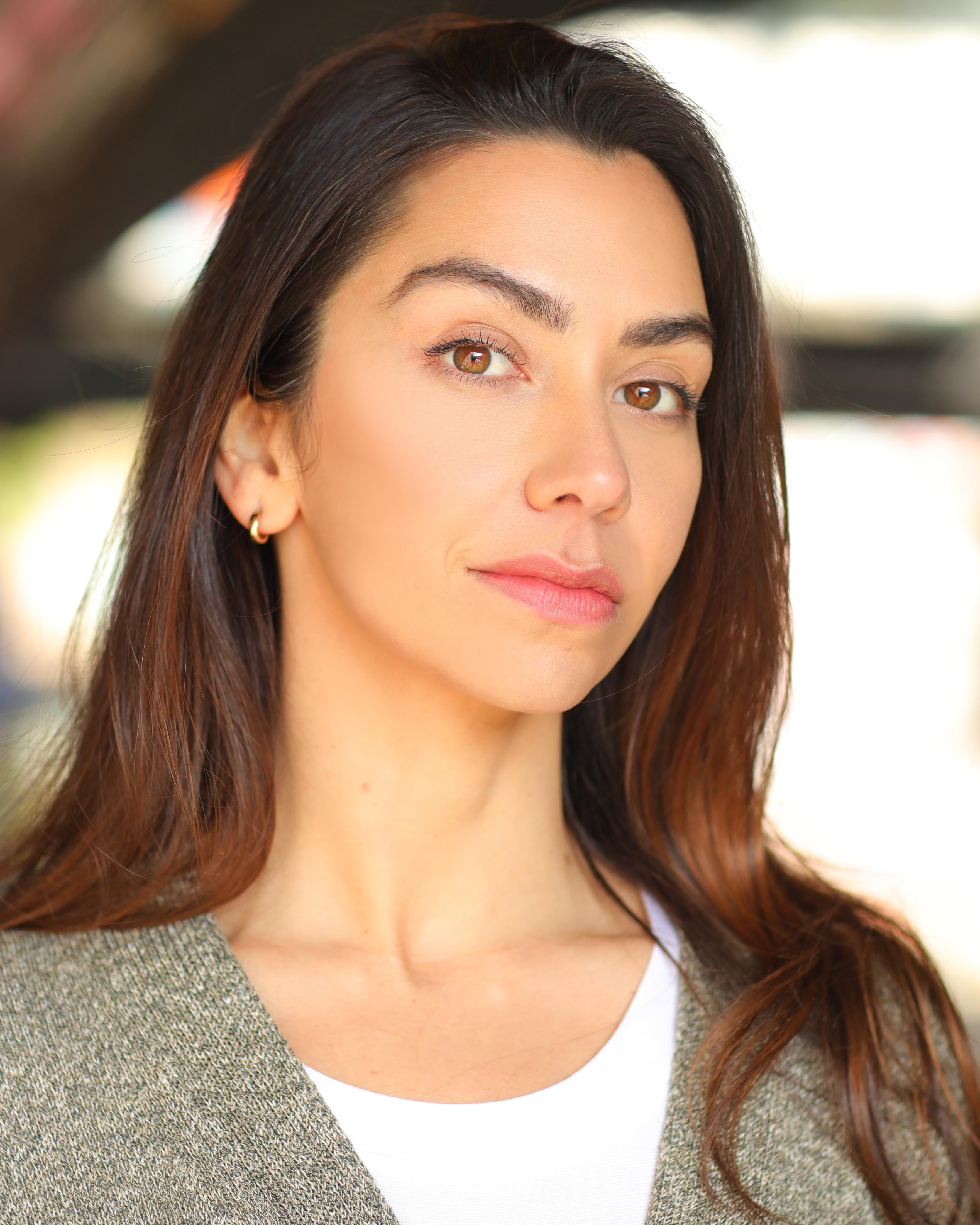 actor Danielle Ryan large photo