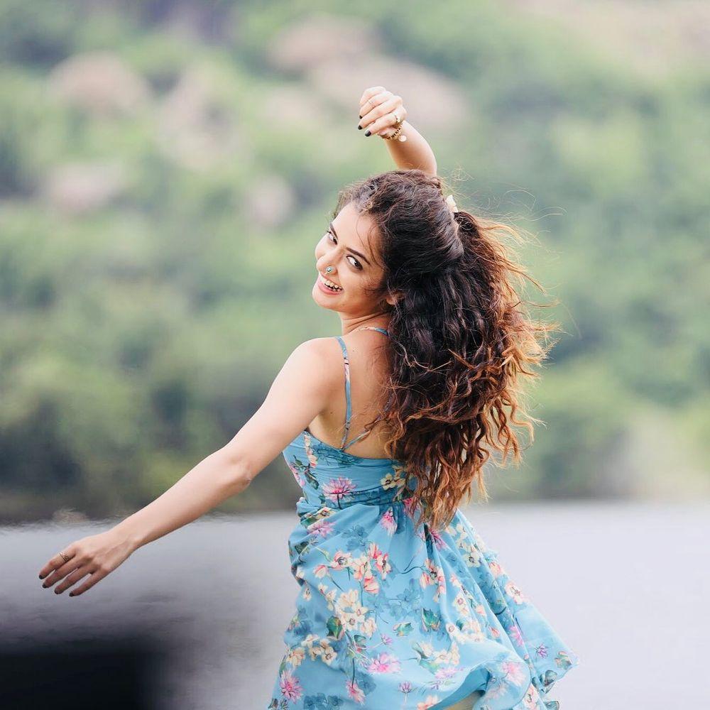 actor Ashika Ranganath large photo