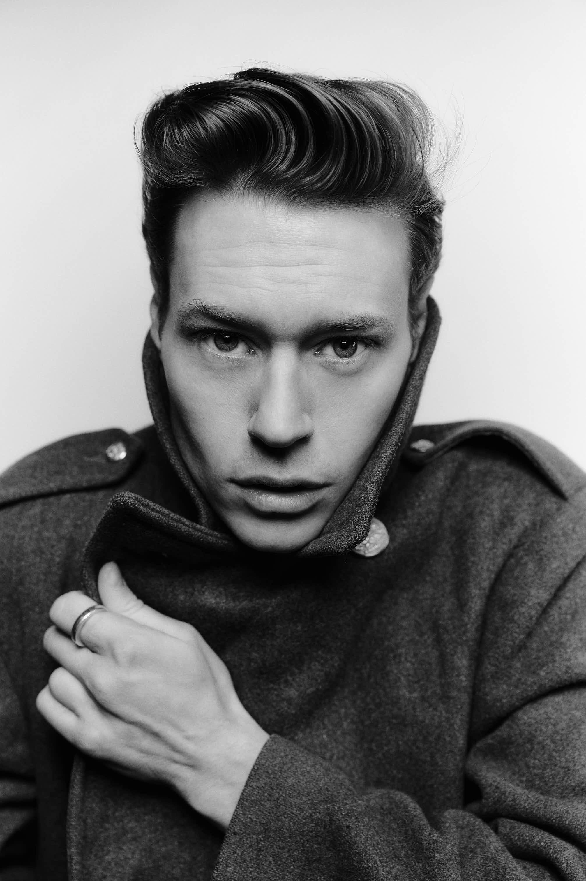 actor Ben Sullivan large photo