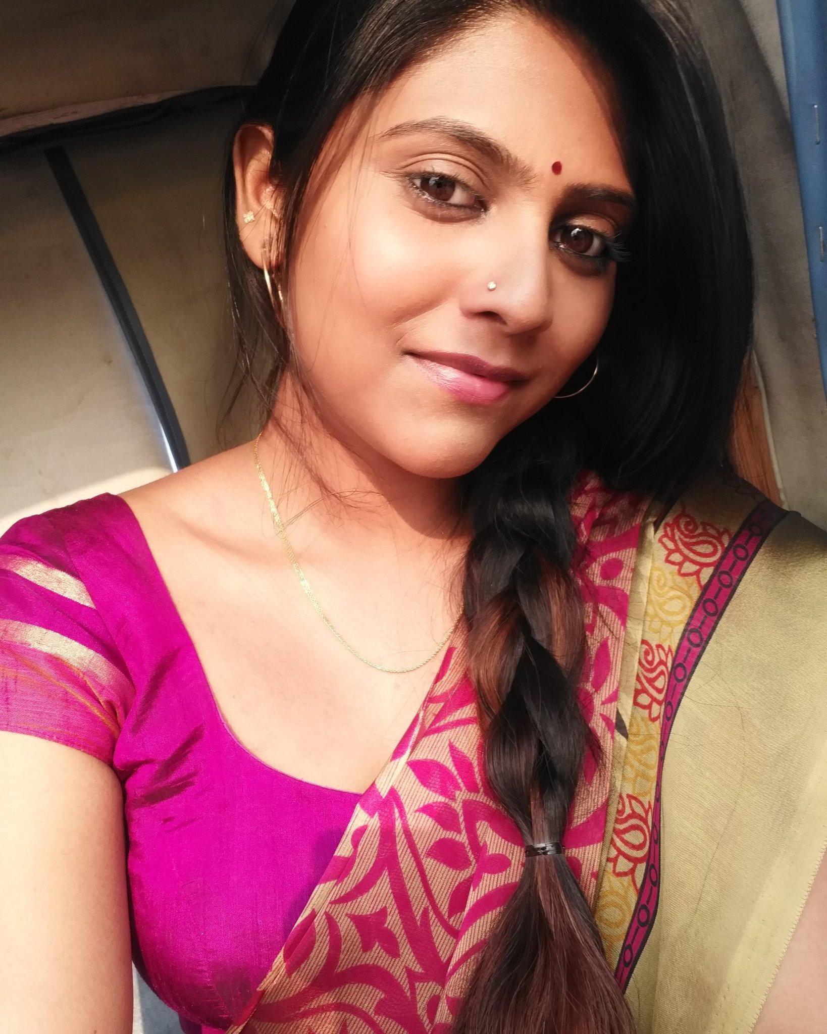 actor Praneeta Patnaik large photo