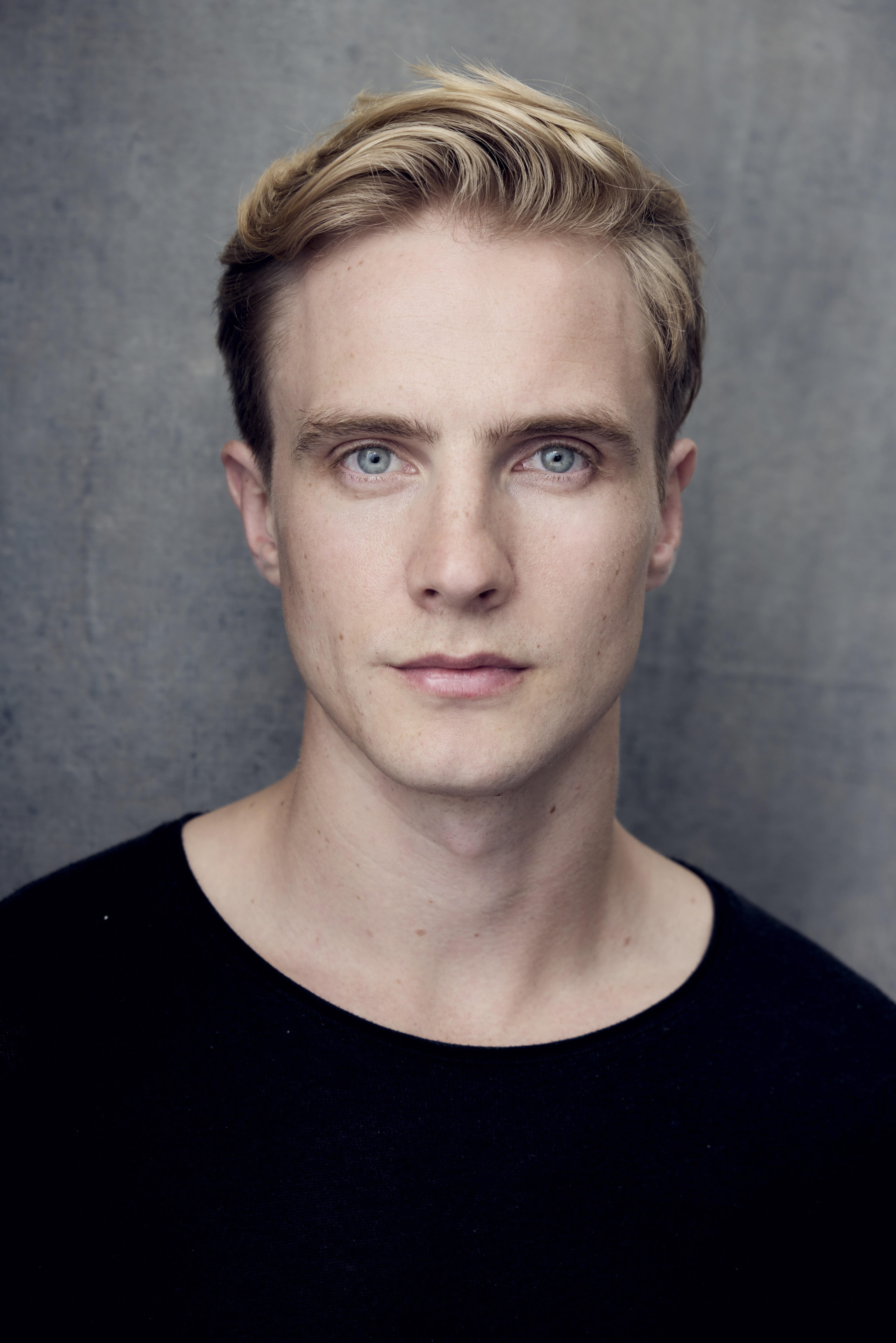 actor Henry Ashton large photo