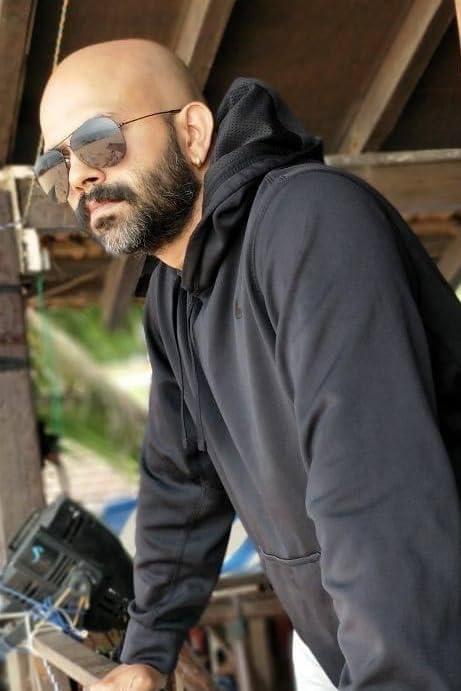 actor Anay Kamat large photo