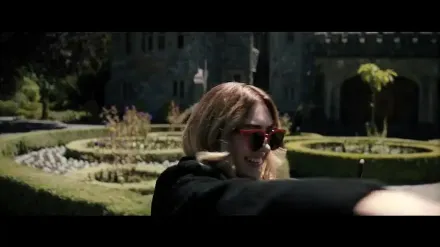 Trailer thumbnail