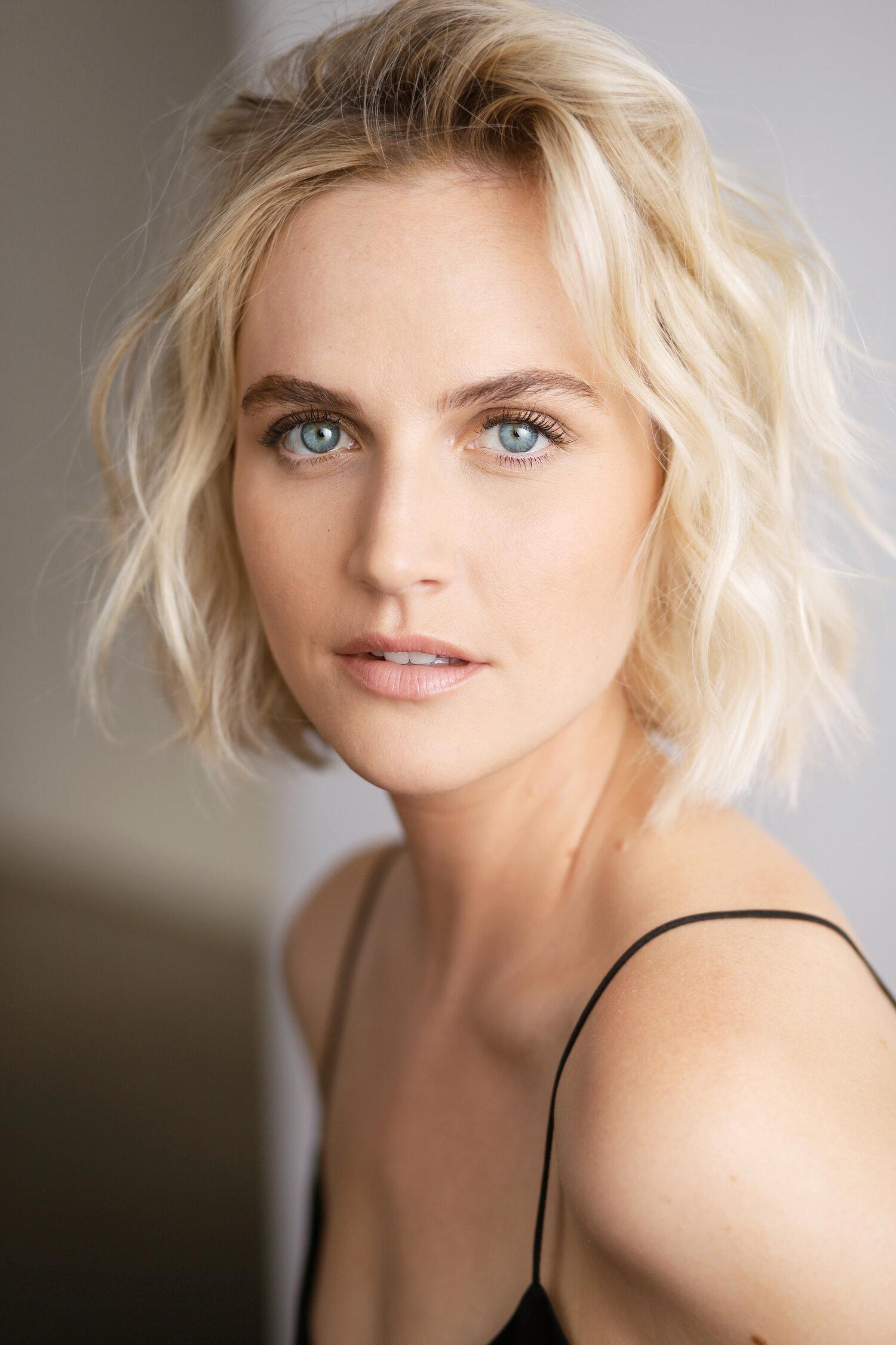 actor Camille Collard large photo