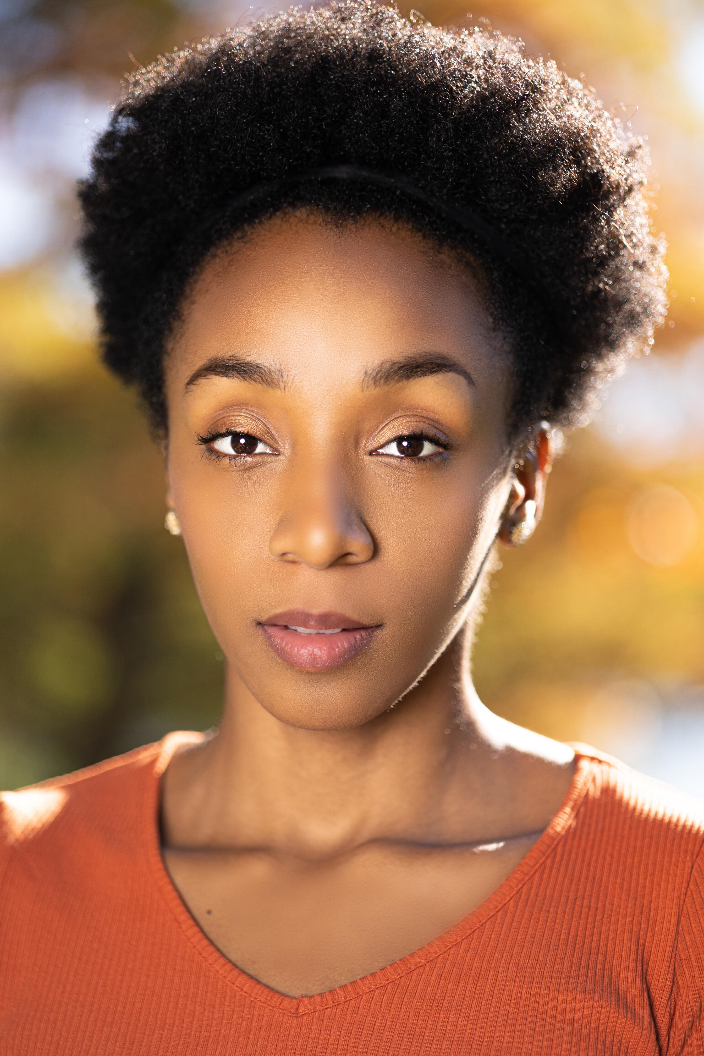 actor Thandiwe McMillan large photo