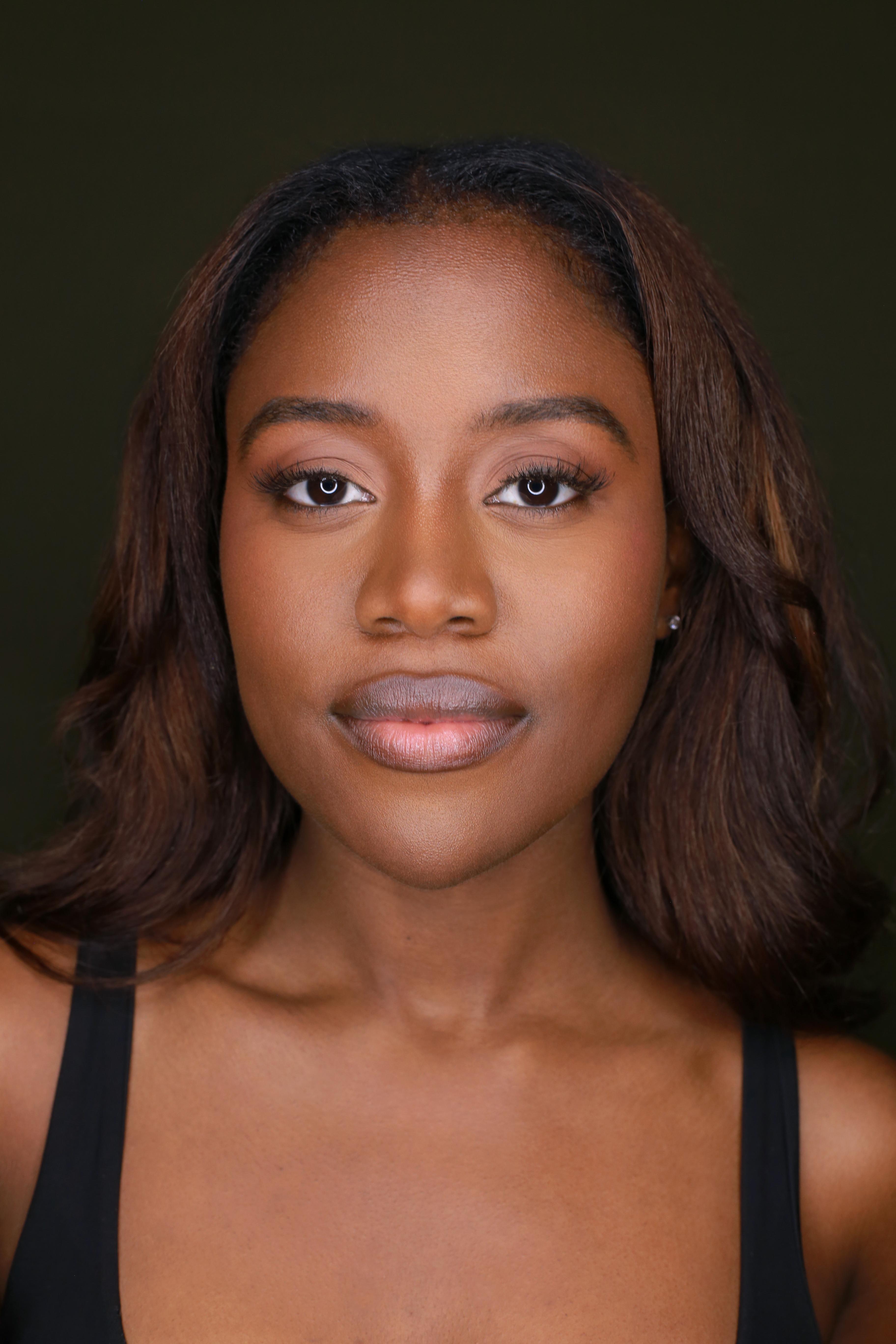 actor Renee Harrison large photo