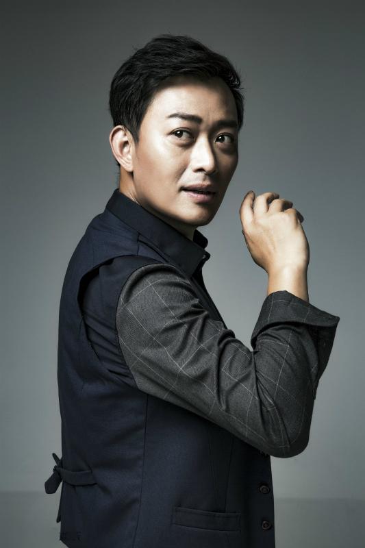 actor Haibing Huang large photo