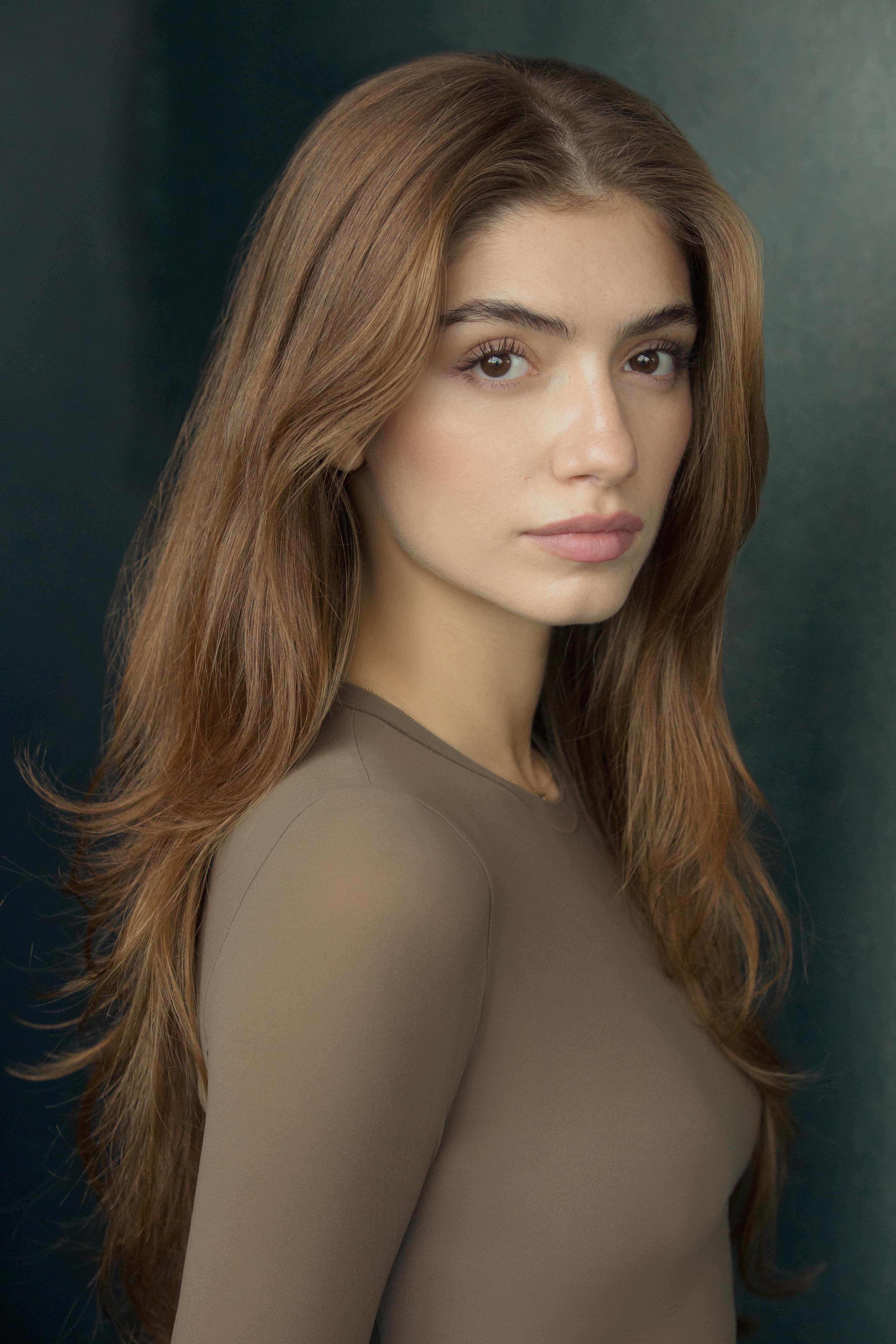 actor Elena Rivers large photo