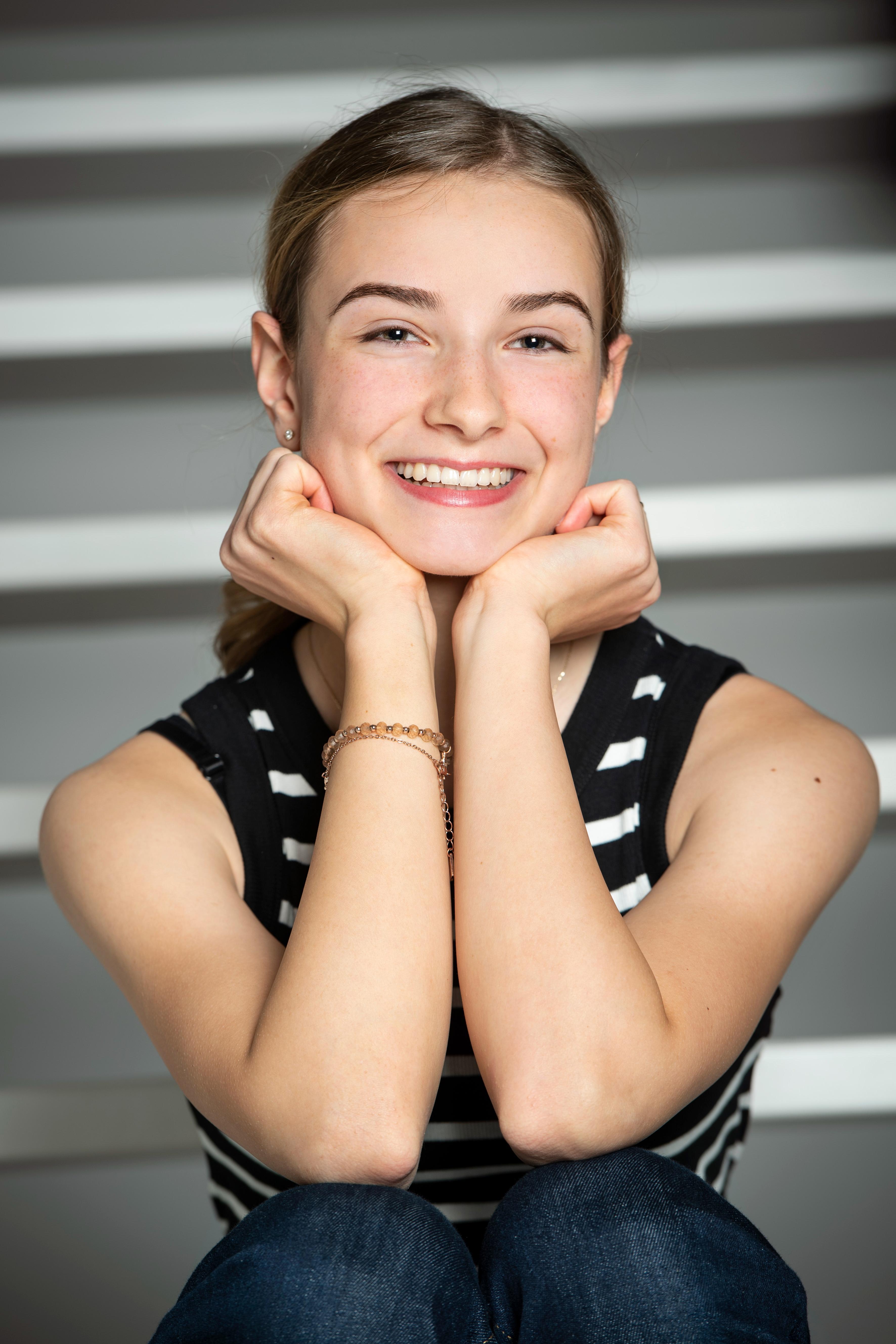 actor Kira Kortenbach large photo