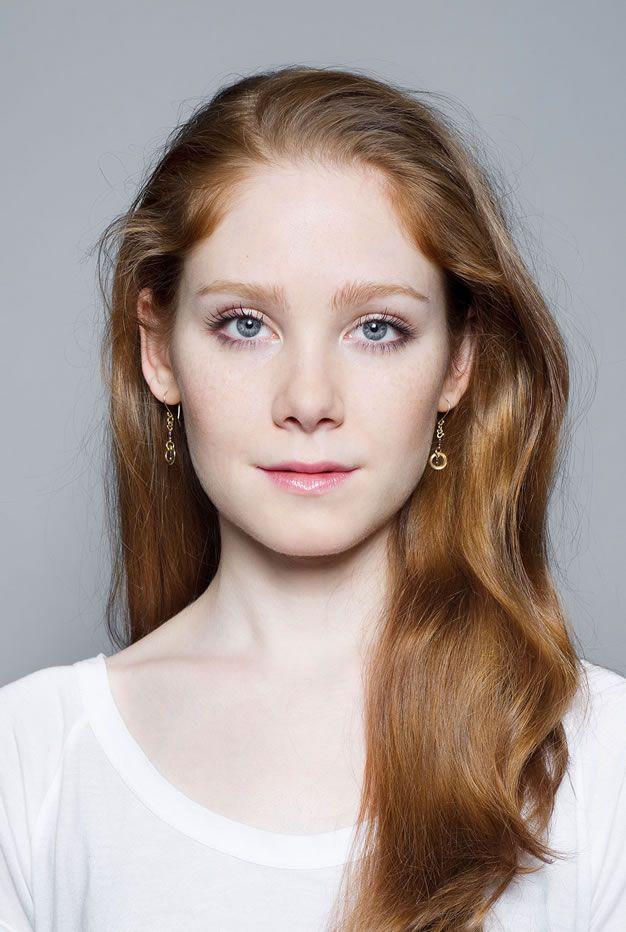 actor Erica Horwood large photo