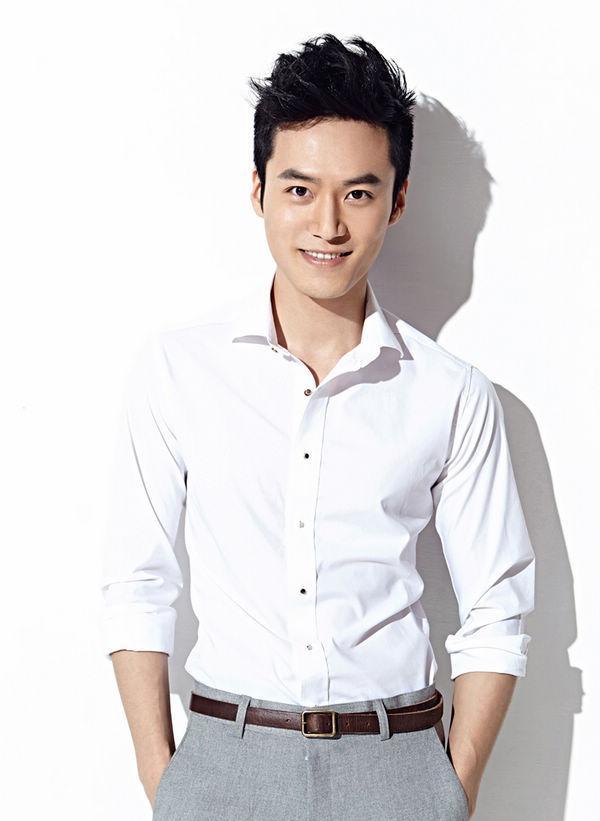 actor Zijun Mao large photo