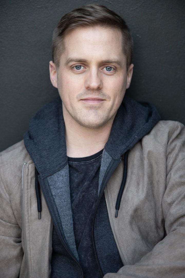 actor Paul Michael Ayre large photo