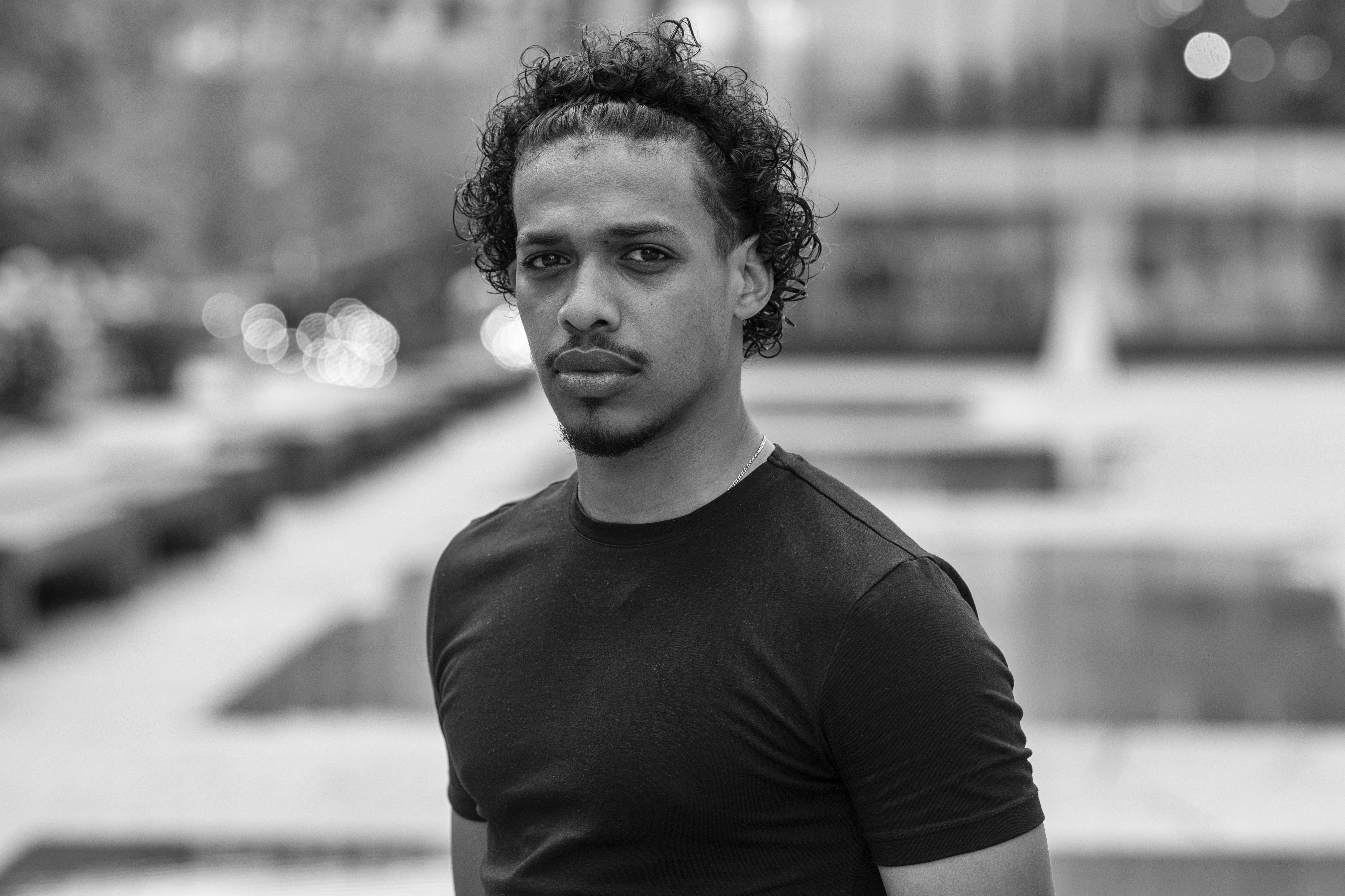 actor Moe Hashim large photo