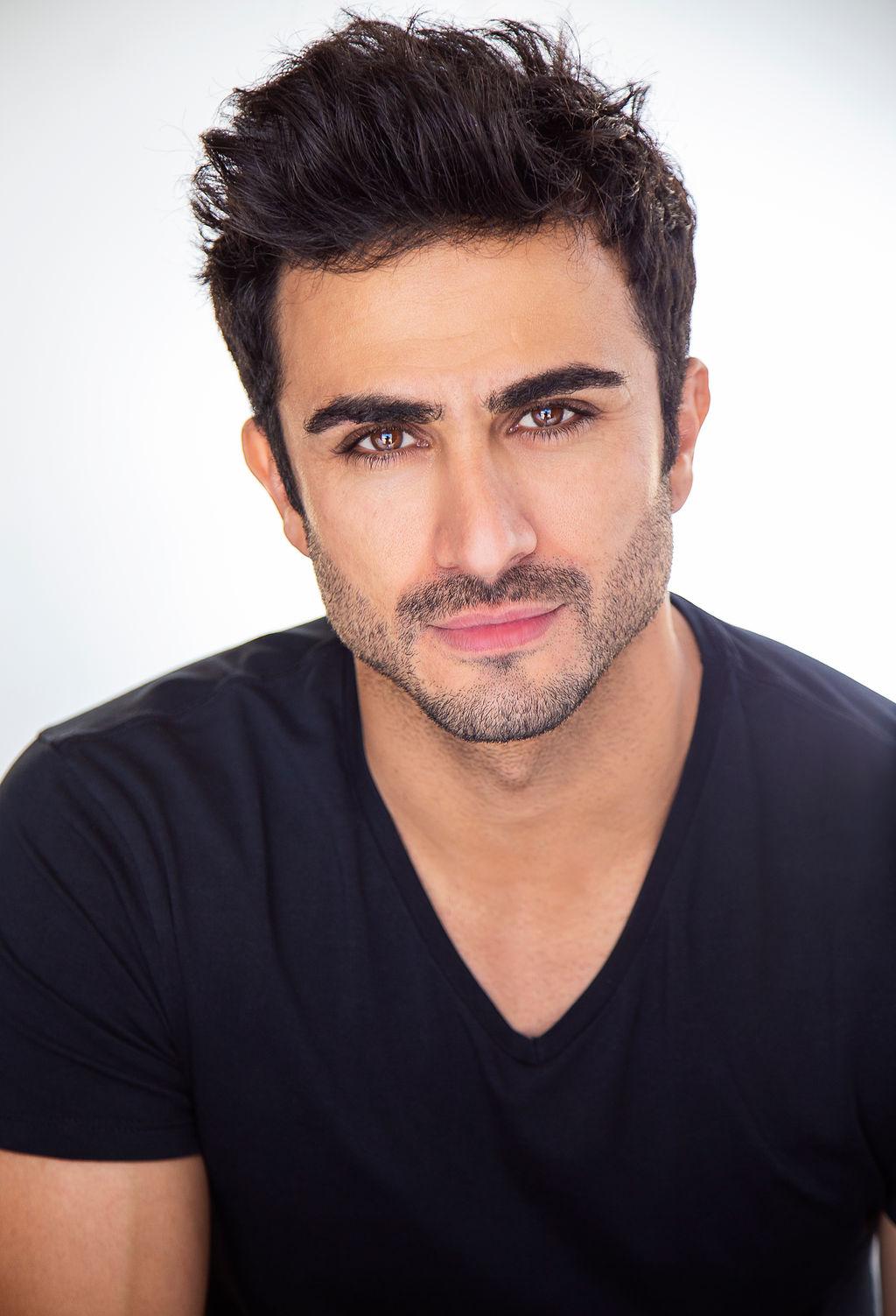 actor Alexander Uloom large photo