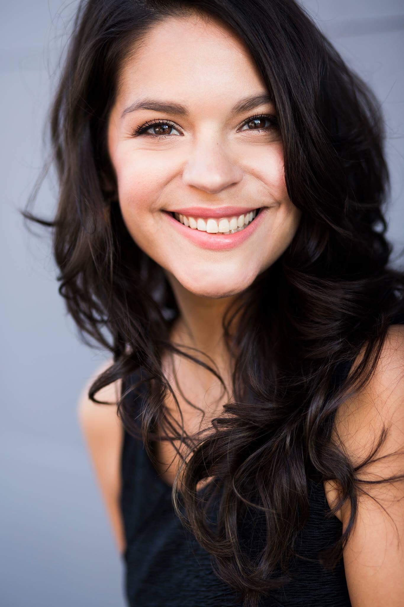 actor Eva Avila large photo