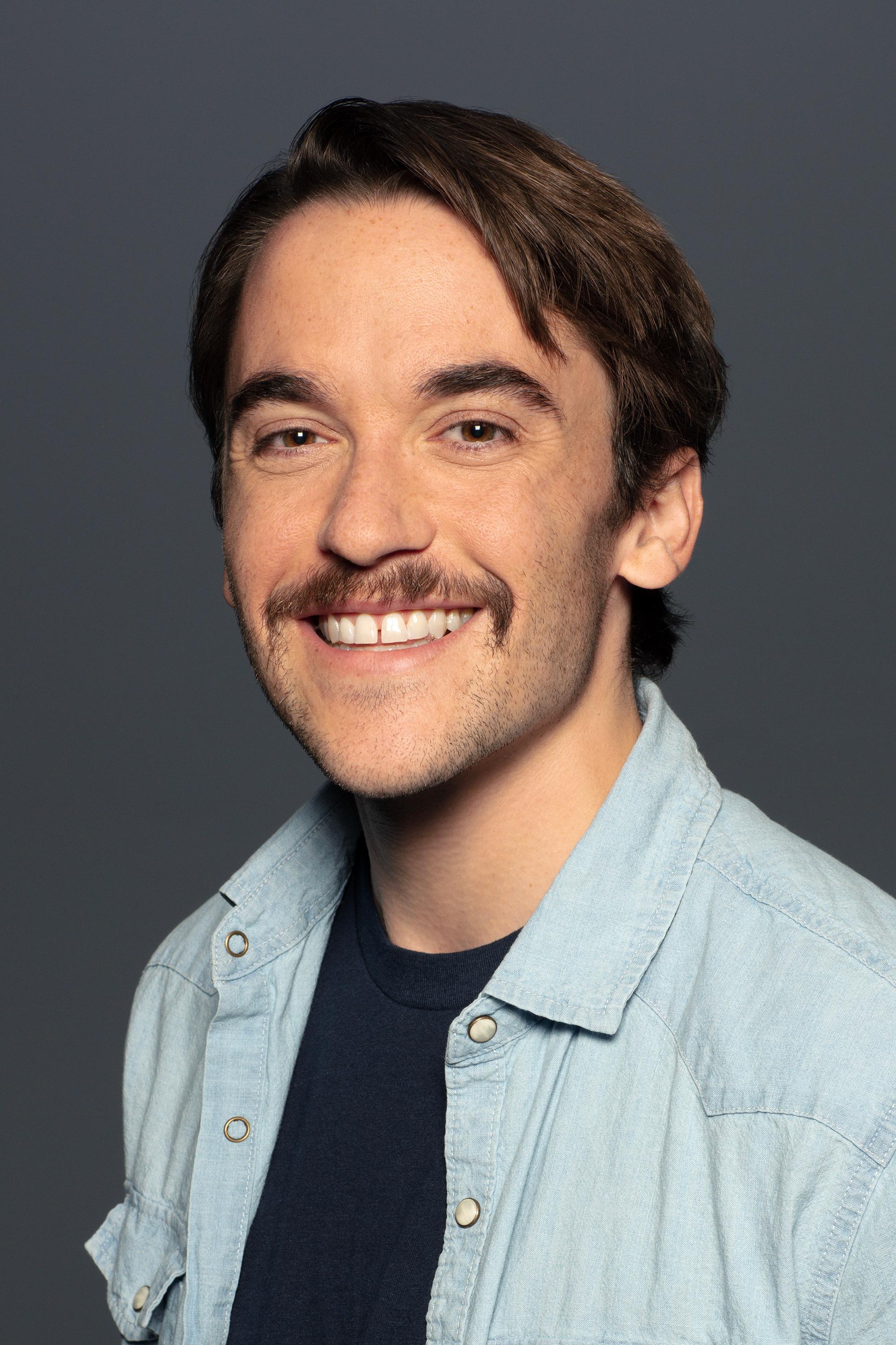 actor Chris Houghton large photo