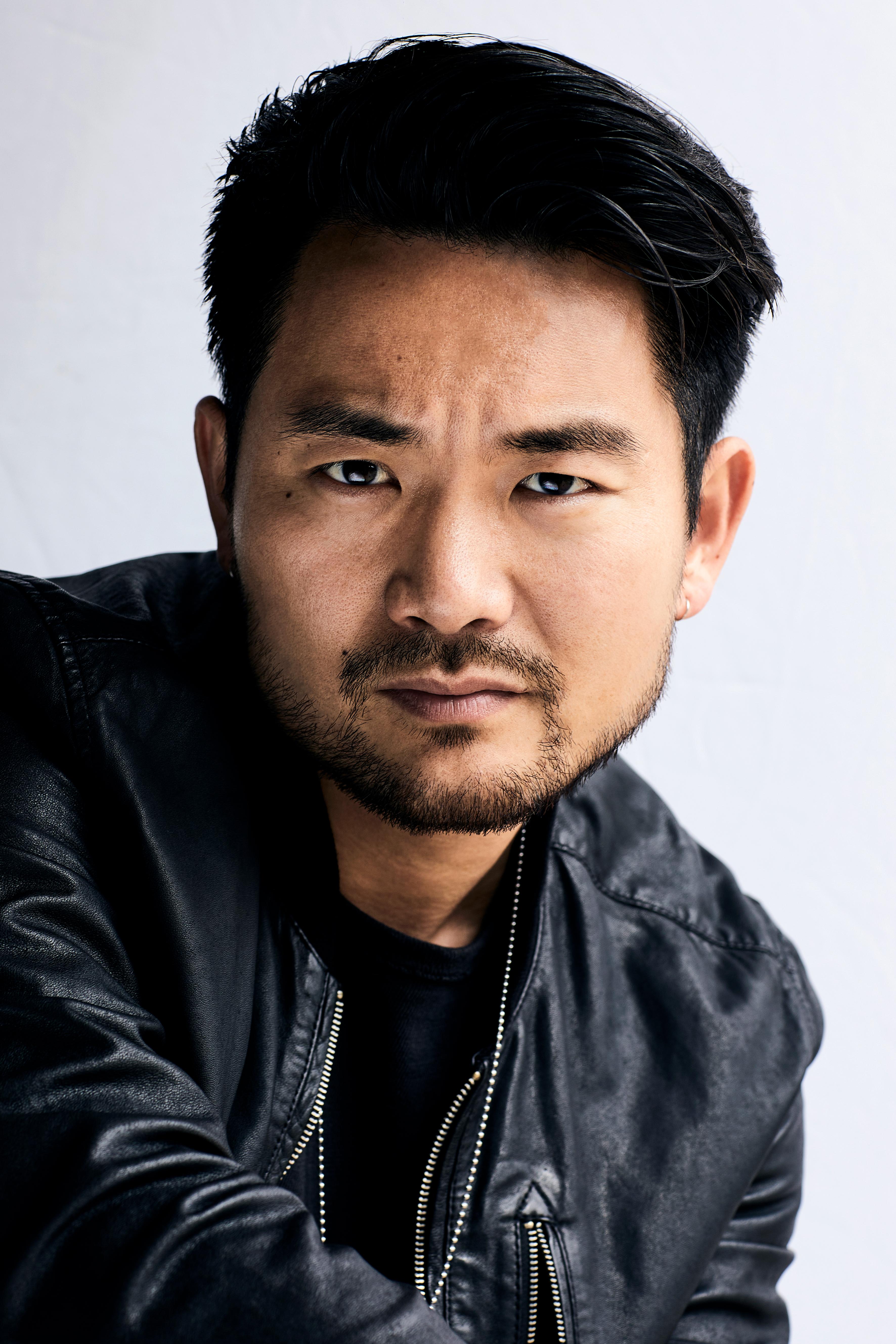 actor Robert M. Lee large photo