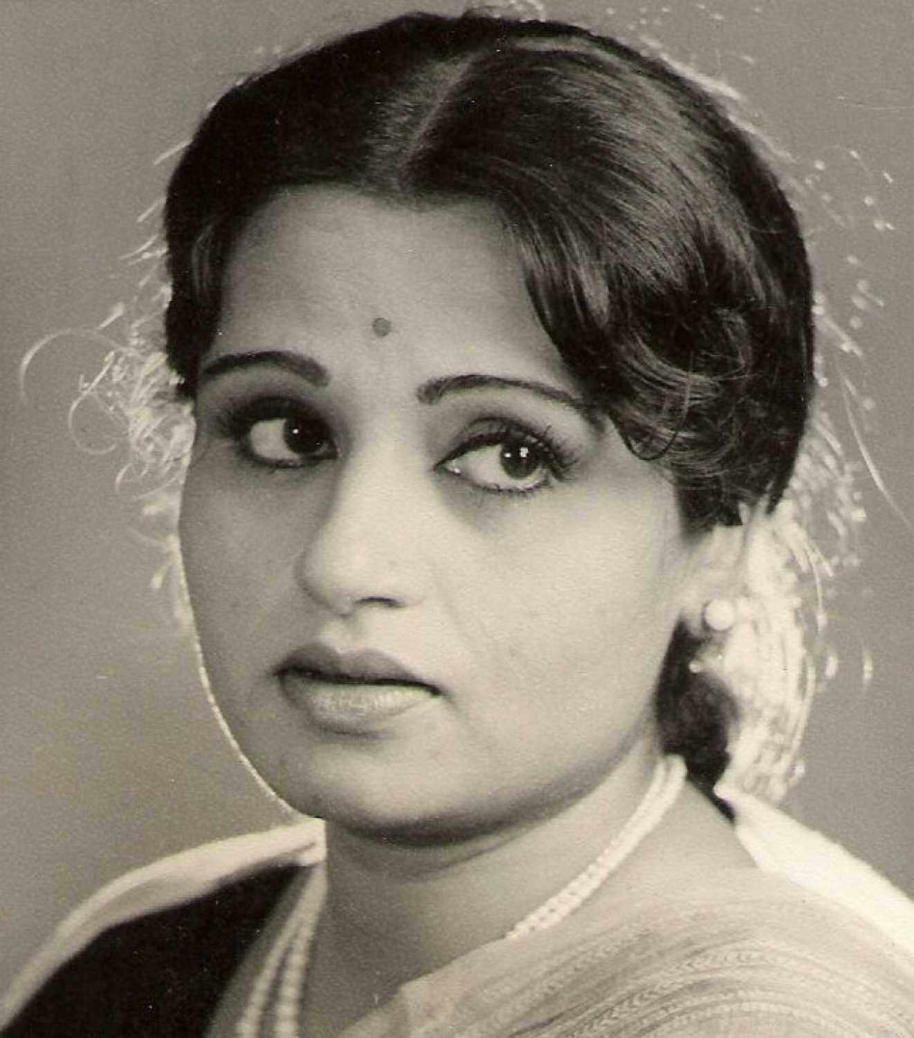 actor Usha Chavan large photo