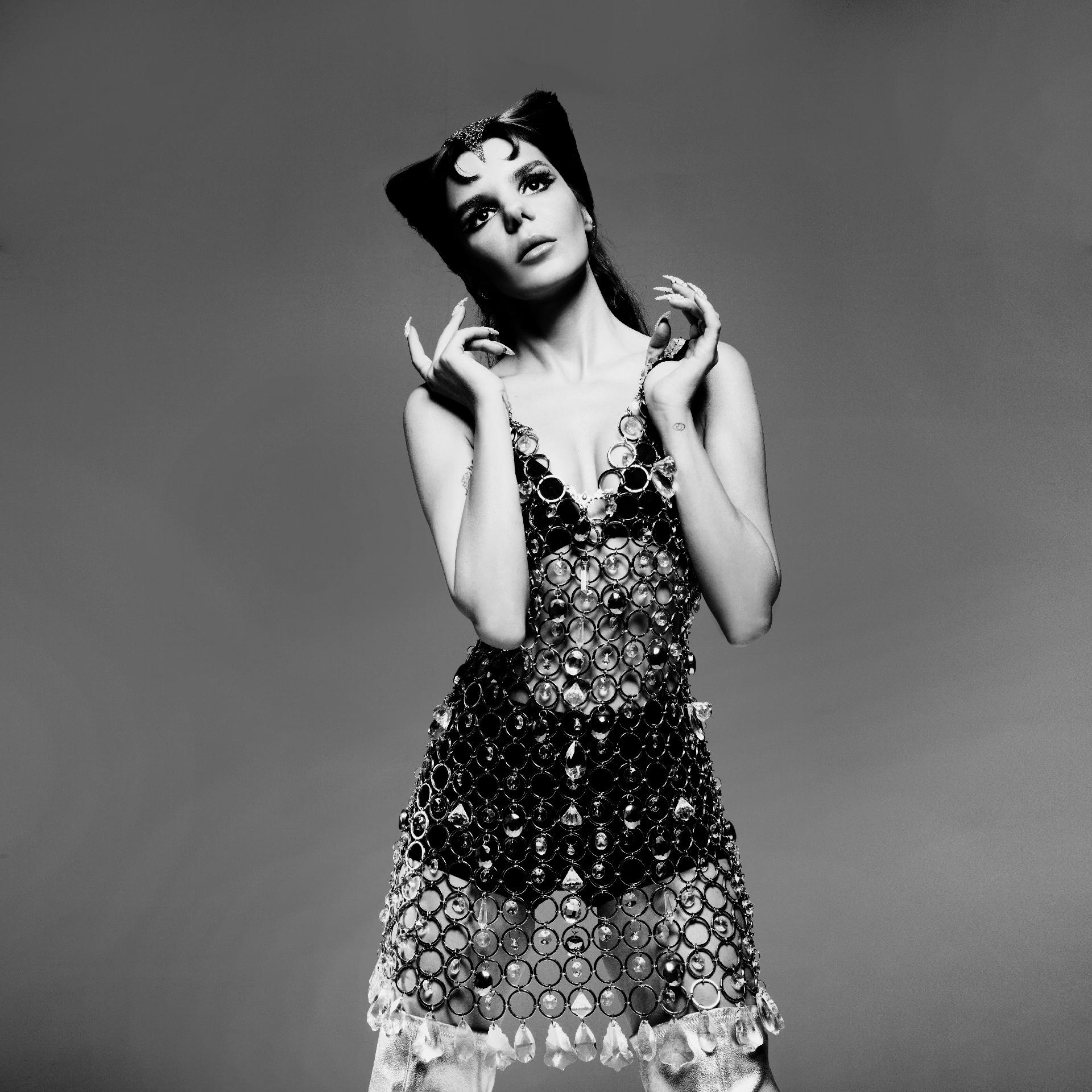 actor Gaye Su Akyol large photo