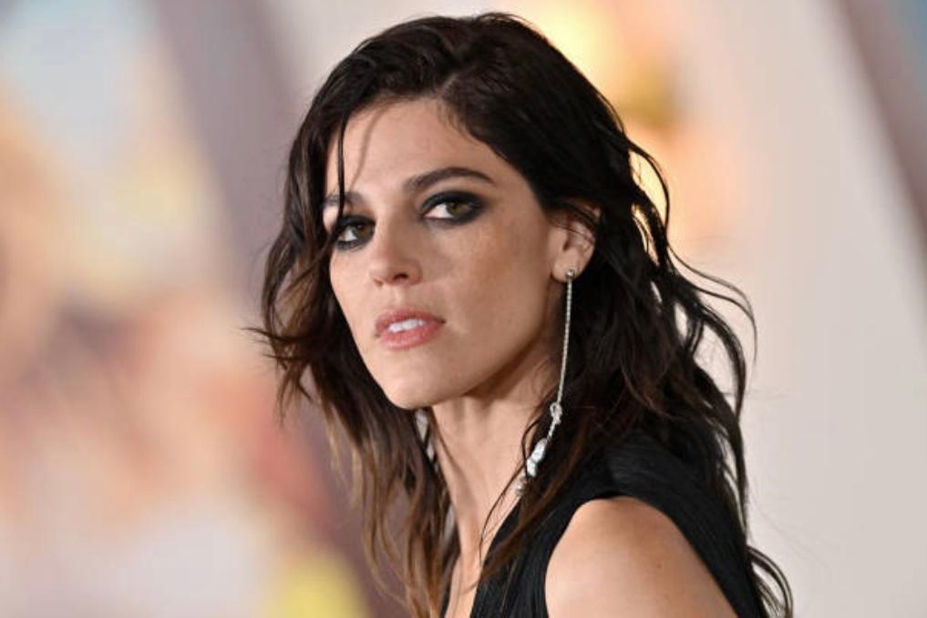 actor Callie Hernandez large photo