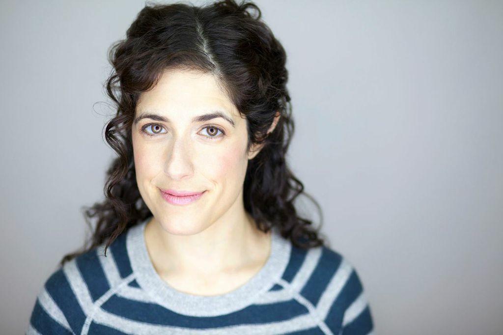 actor Gina Ippolito large photo