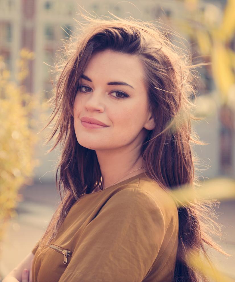 actor Eva Laurenssen large photo