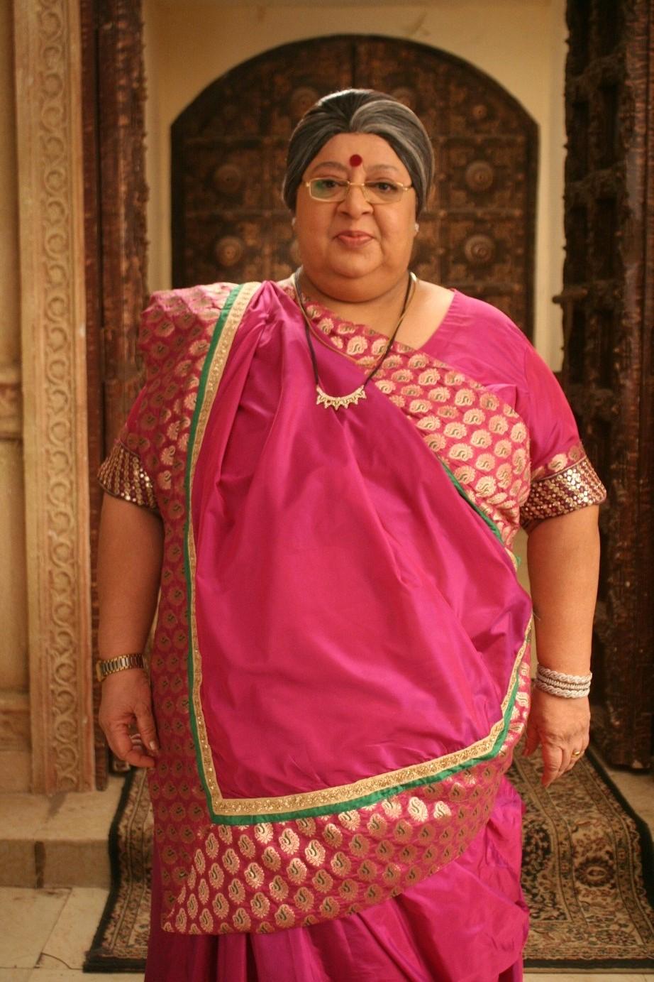 actor Daisy Irani large photo