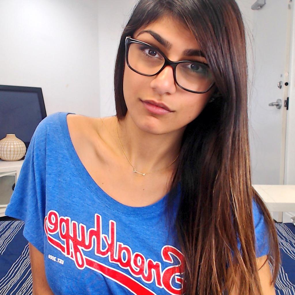 actor Mia Khalifa large photo