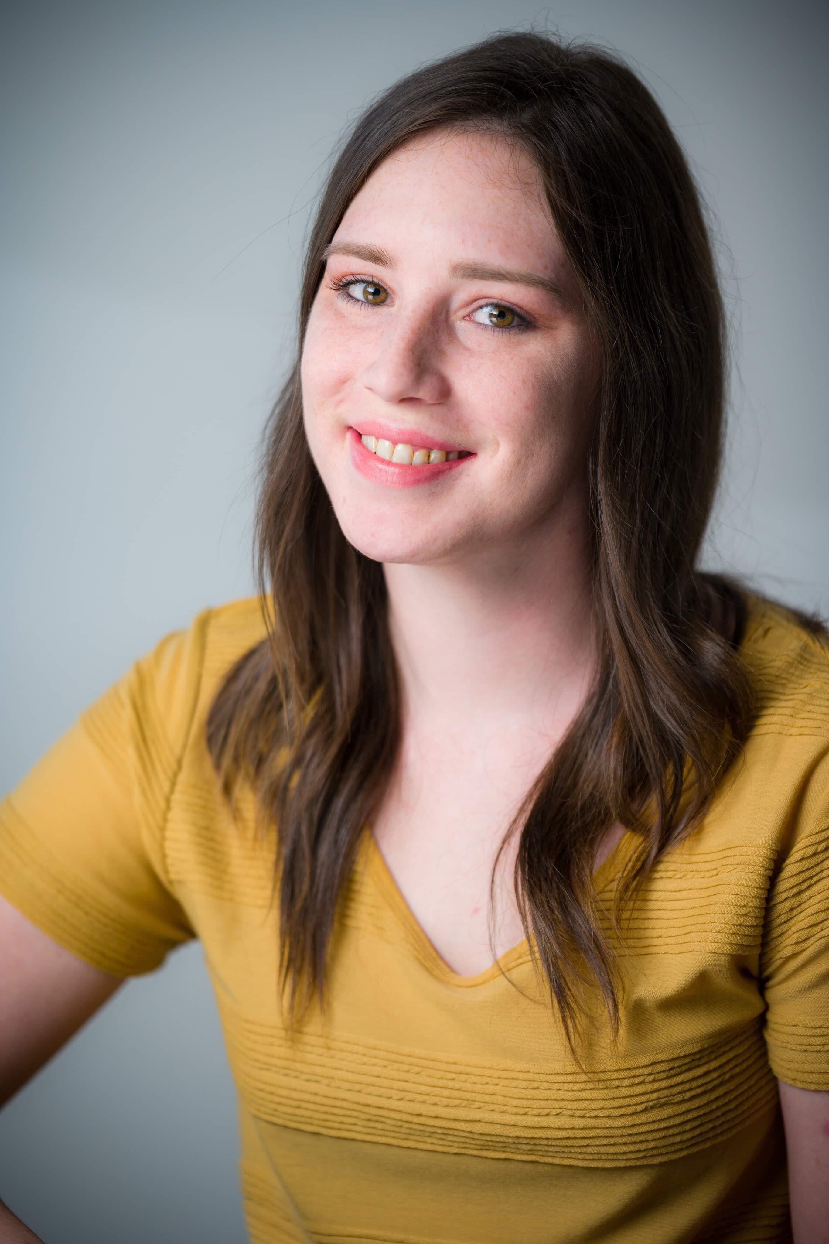 actor Chelsea Scott large photo