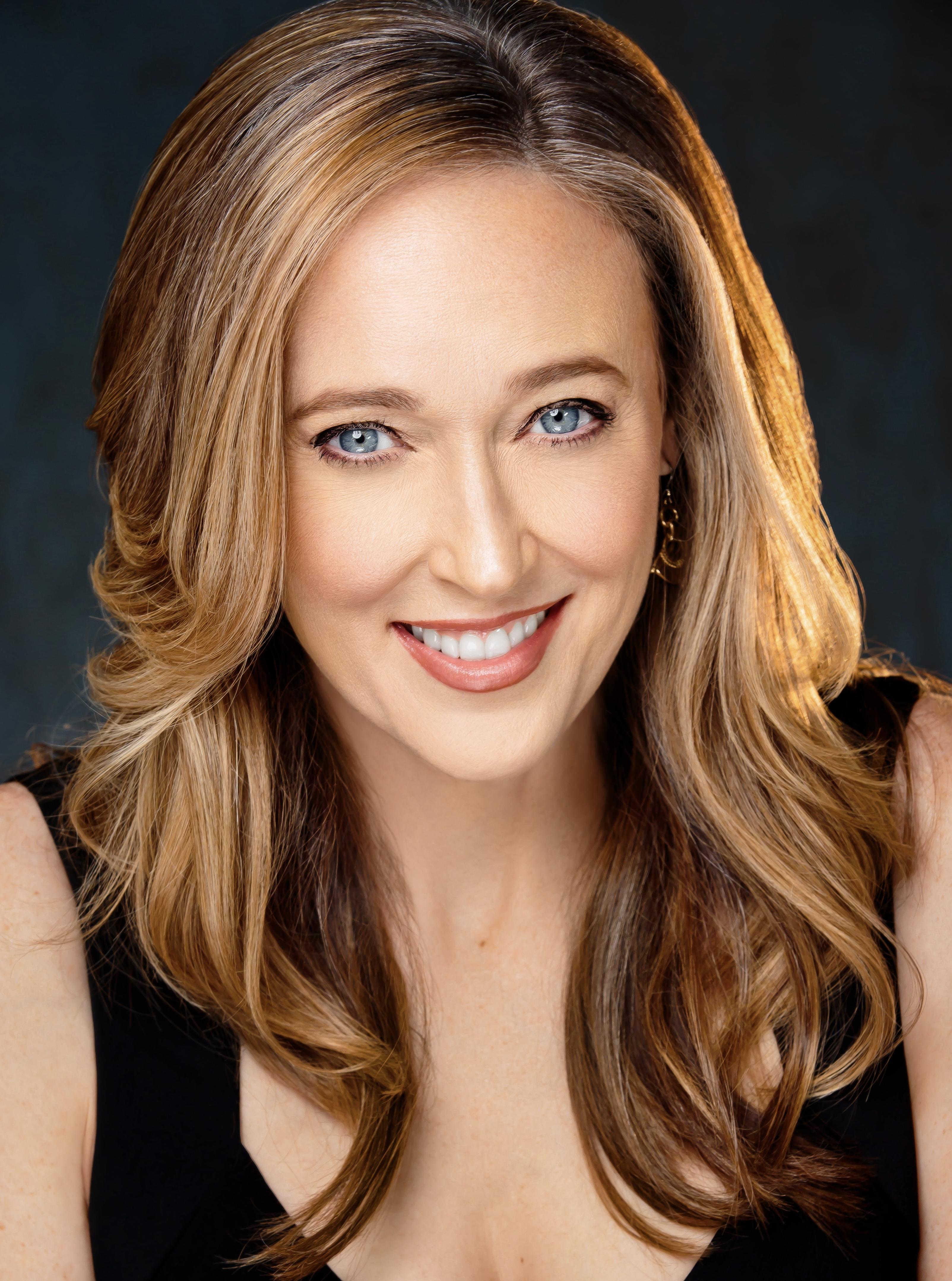 actor Traci Burr large photo