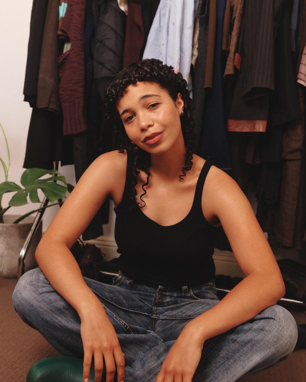 actor Lucy Ansell large photo