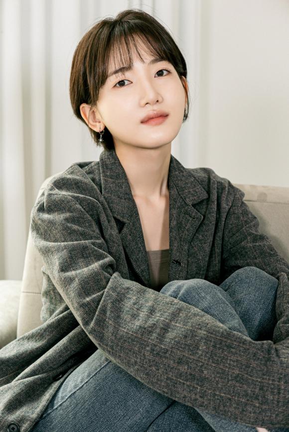 actor Ahn So-yo large photo