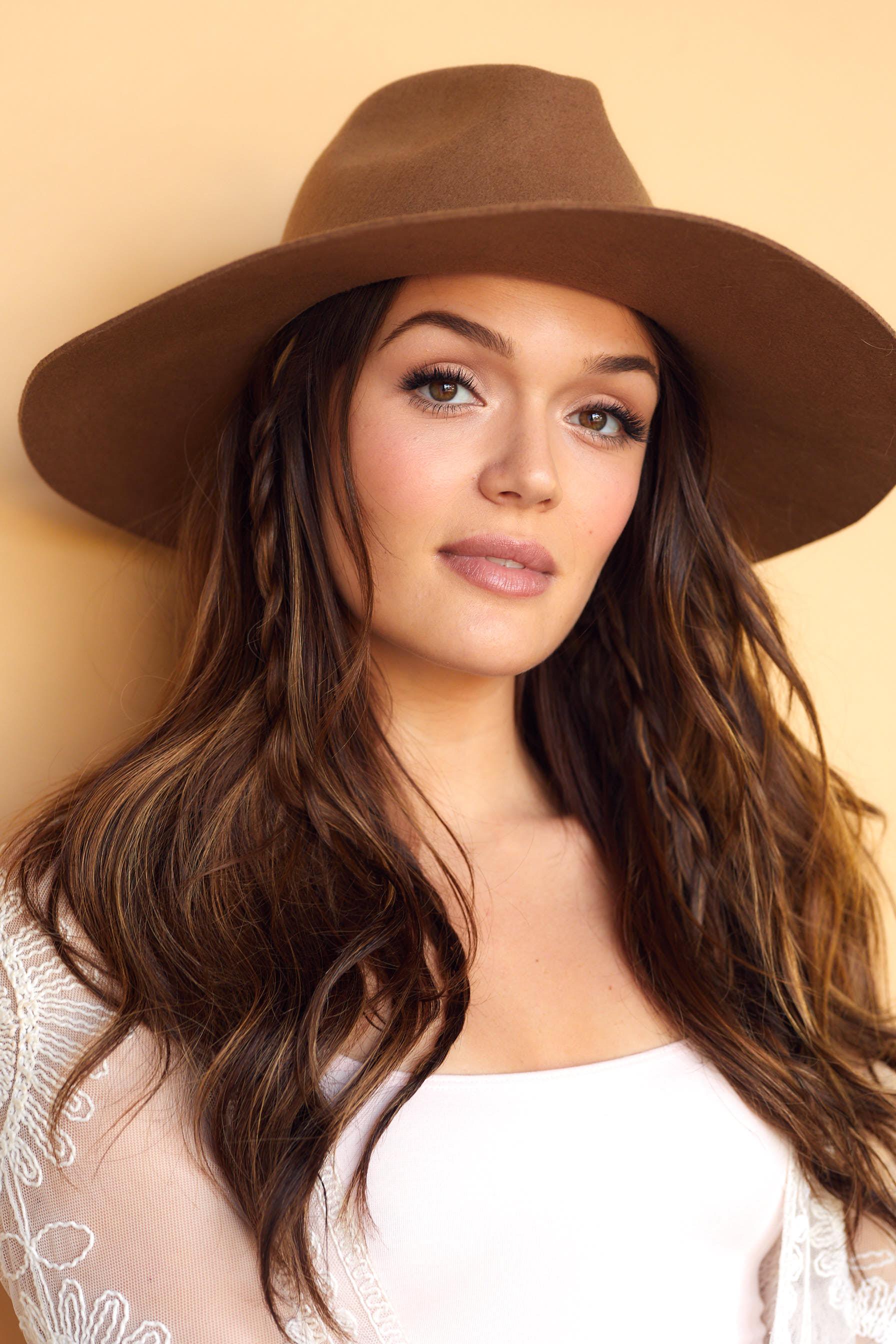 actor Emma Zander large photo