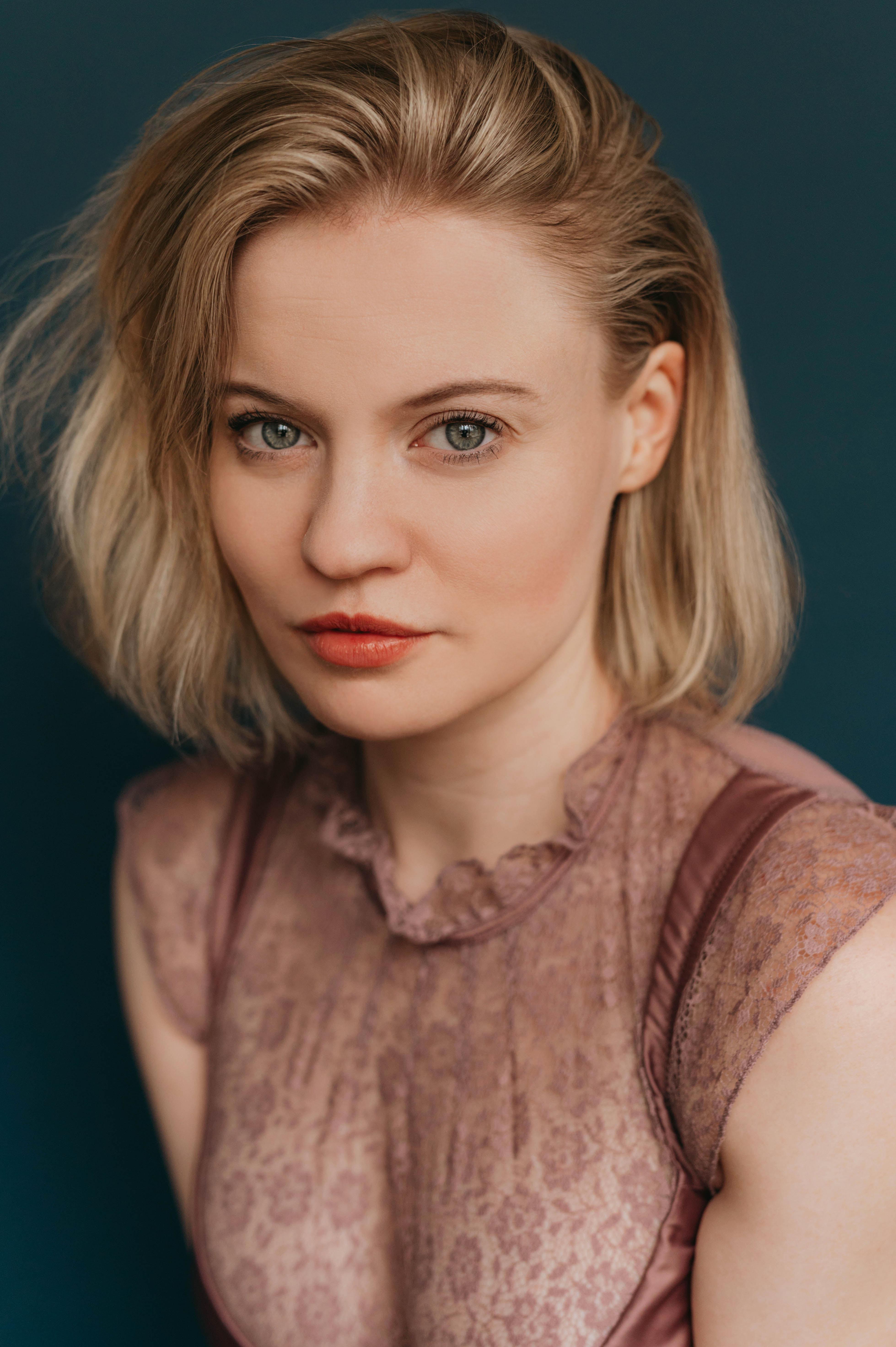 actor Natalia Bushnik large photo