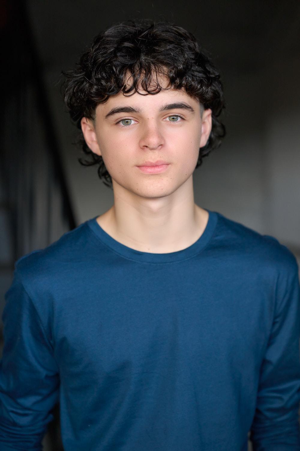 actor Archie Thomson large photo