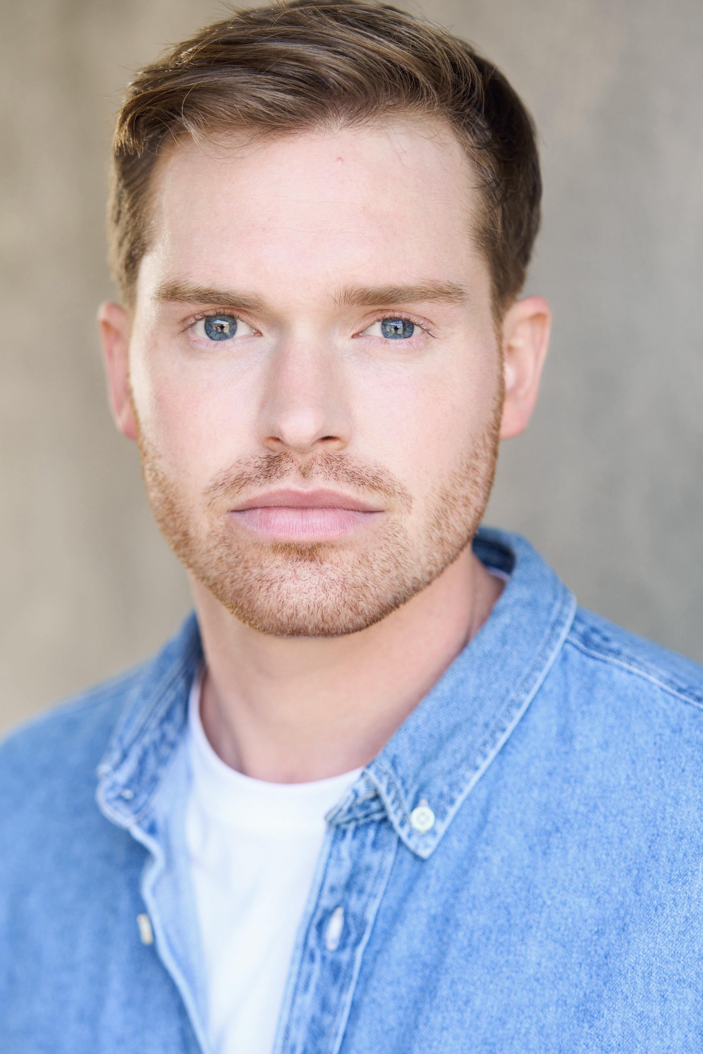 actor Alistair Cooke large photo