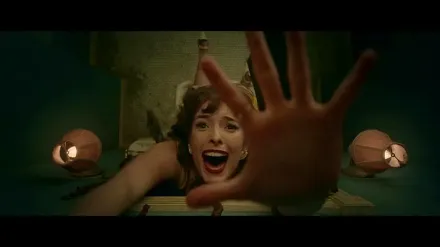 Trailer thumbnail