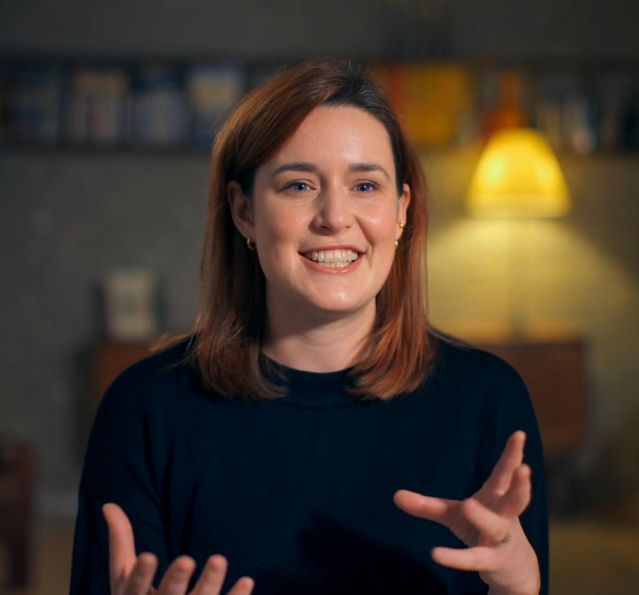 actor Anna Maguire large photo