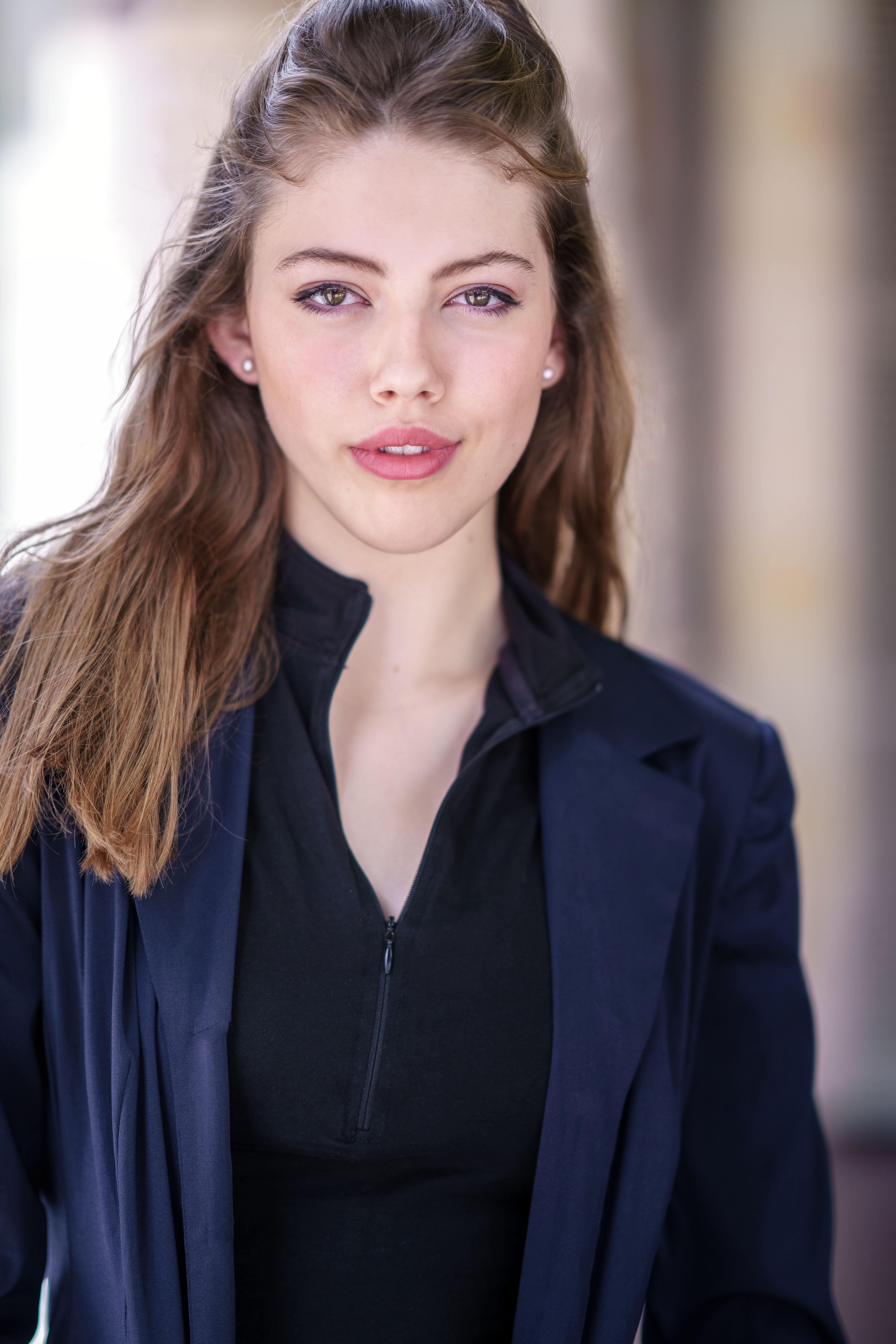 actor Paris Gillis large photo