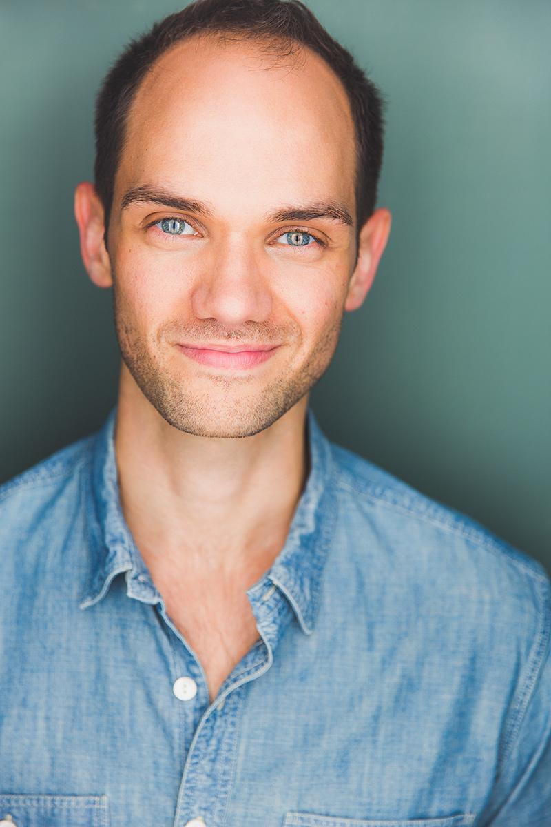 actor Carter Gill large photo