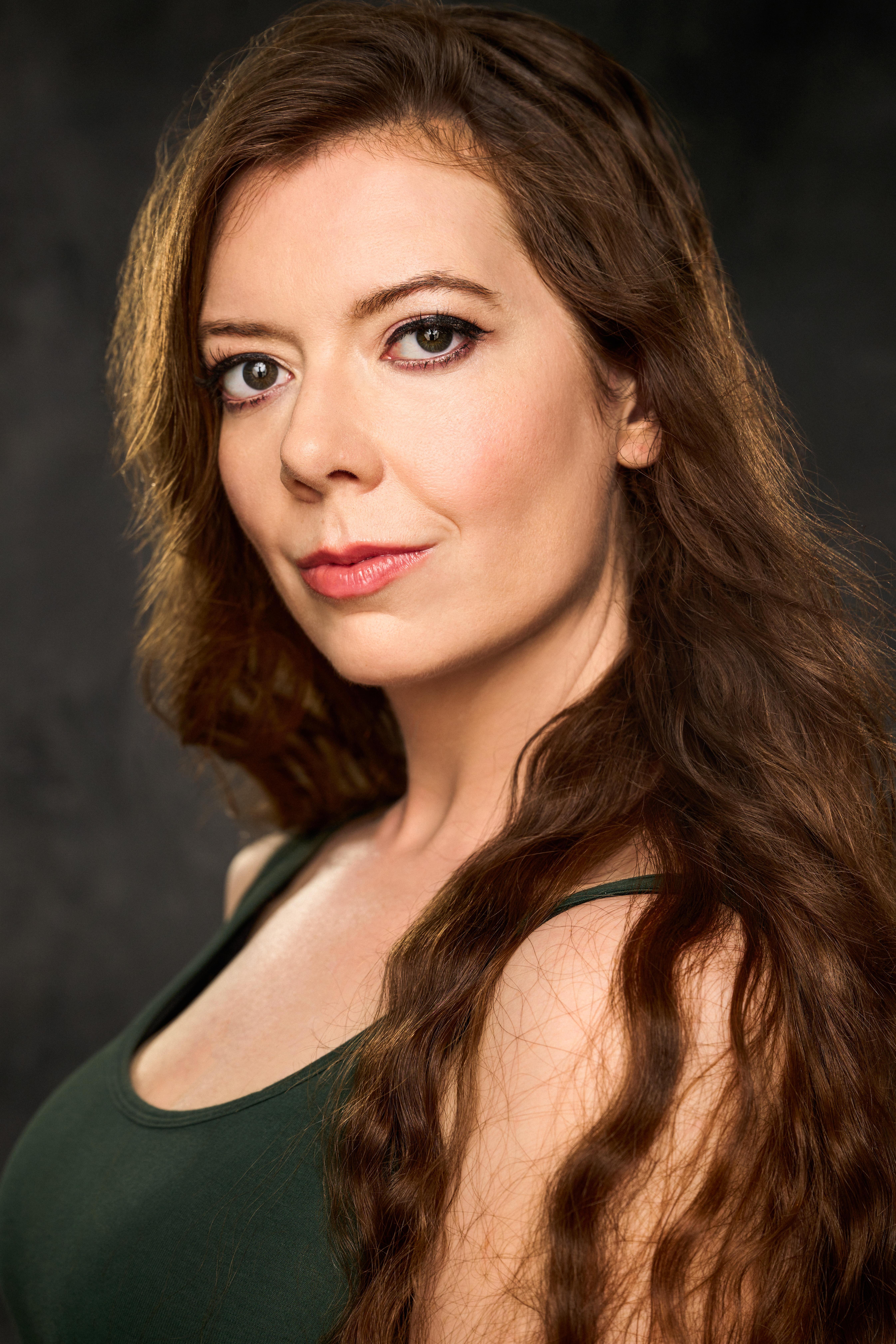 actor Electra Hartman large photo